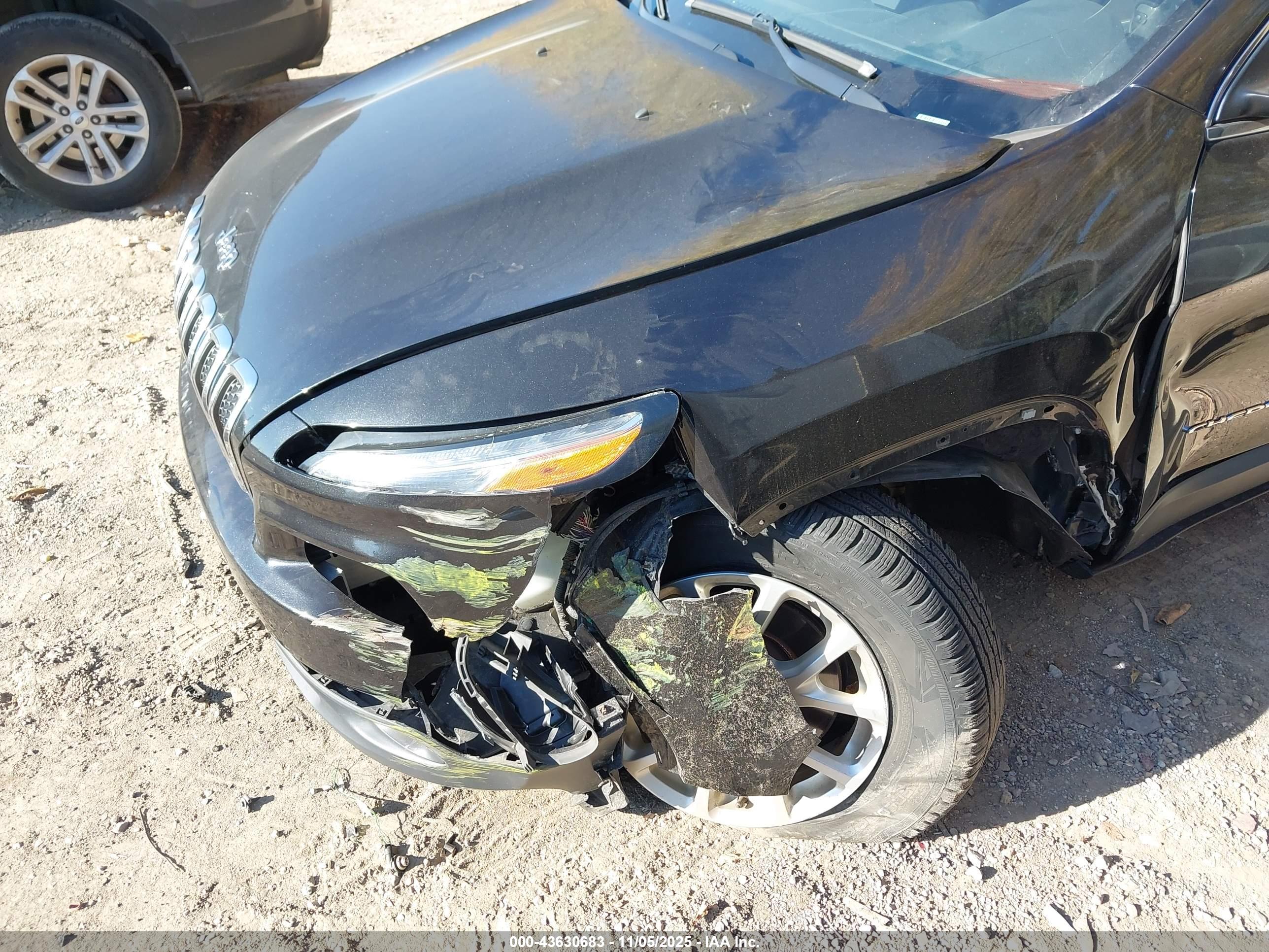 JEEP CHEROKEE image 6