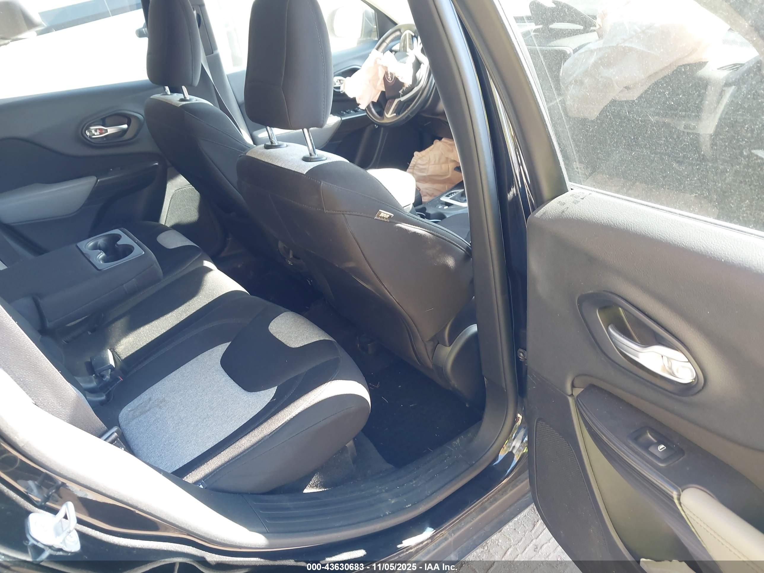 JEEP CHEROKEE image 8