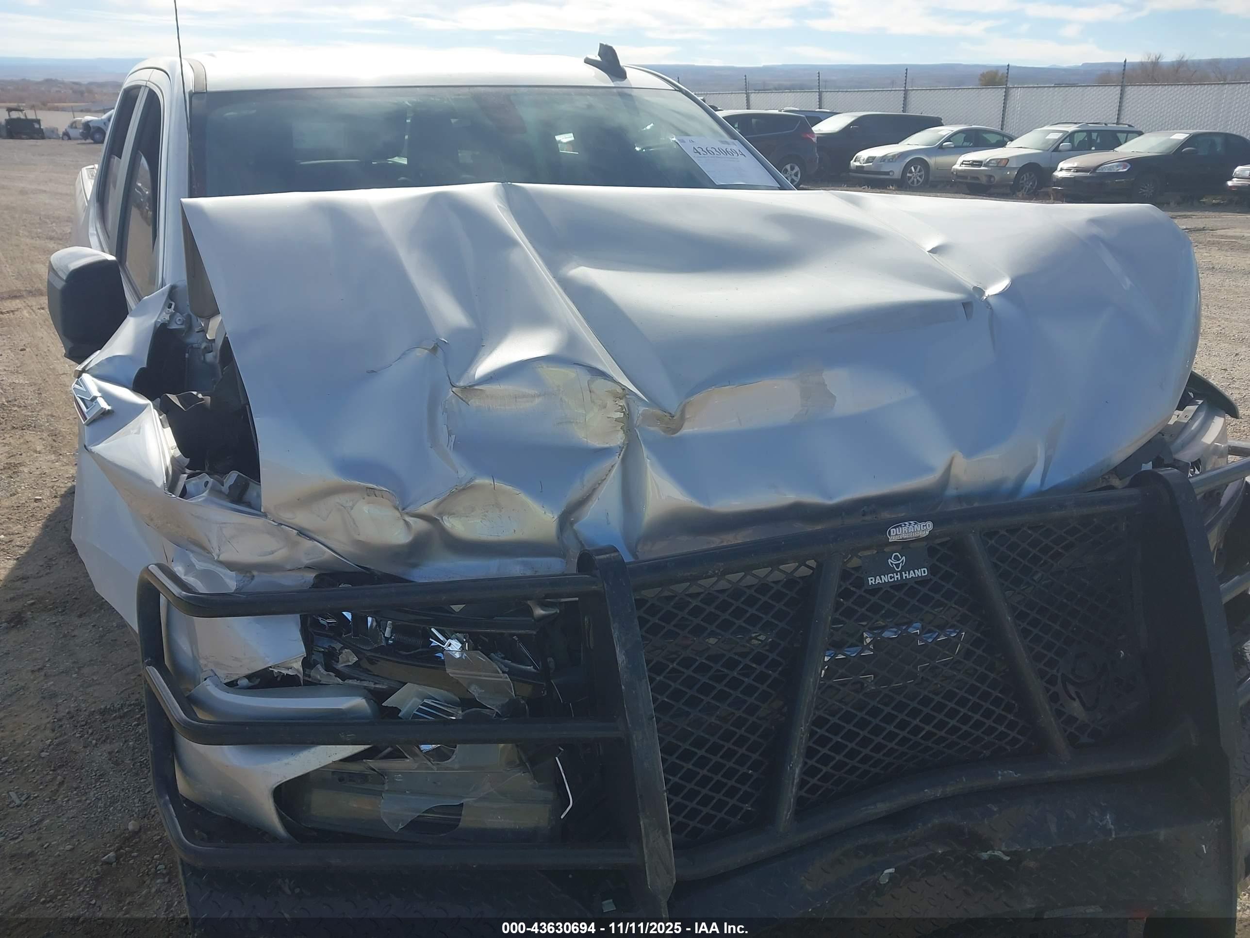 CHEVROLET SILVERADO image 6