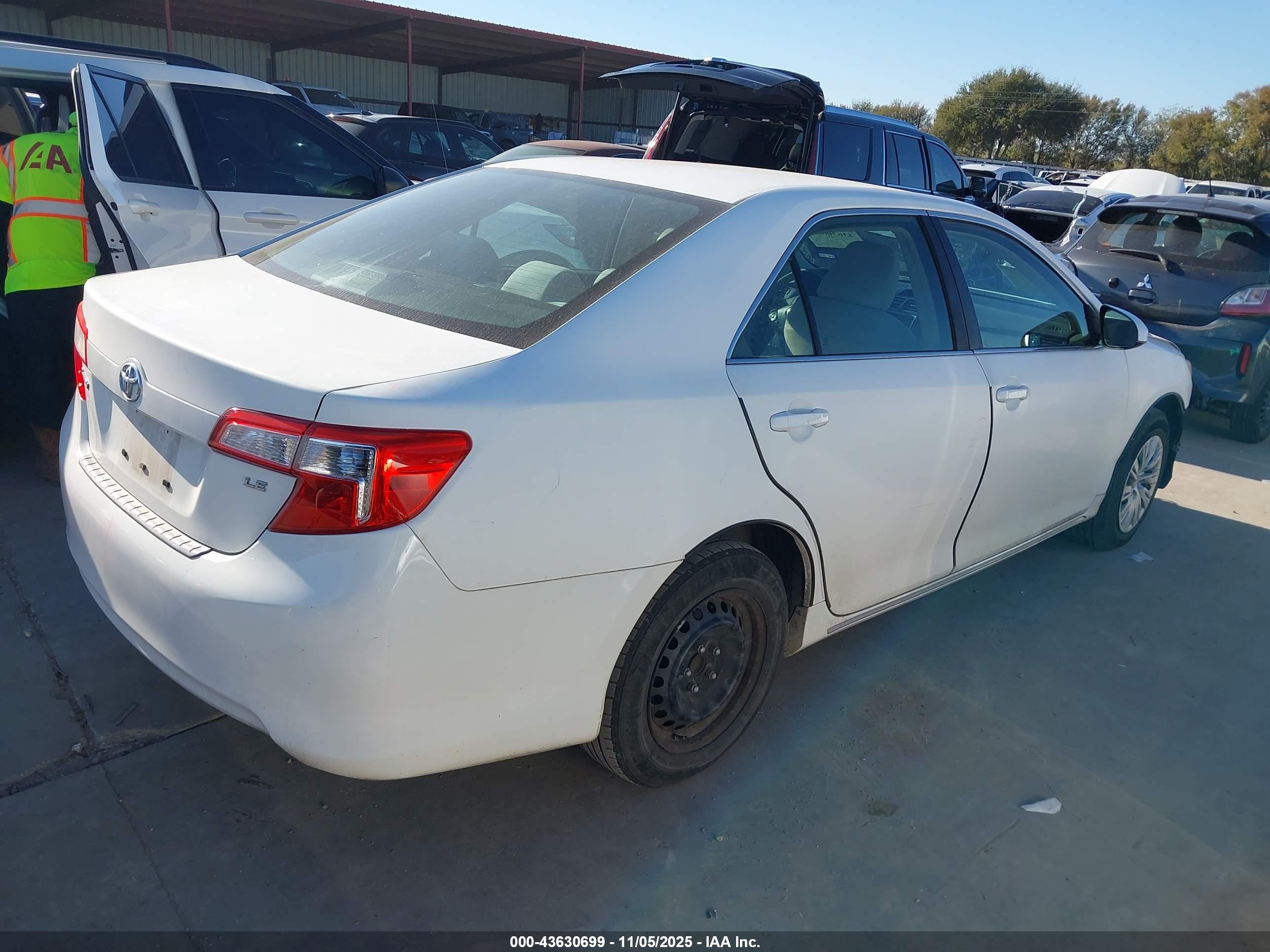 TOYOTA CAMRY image 4