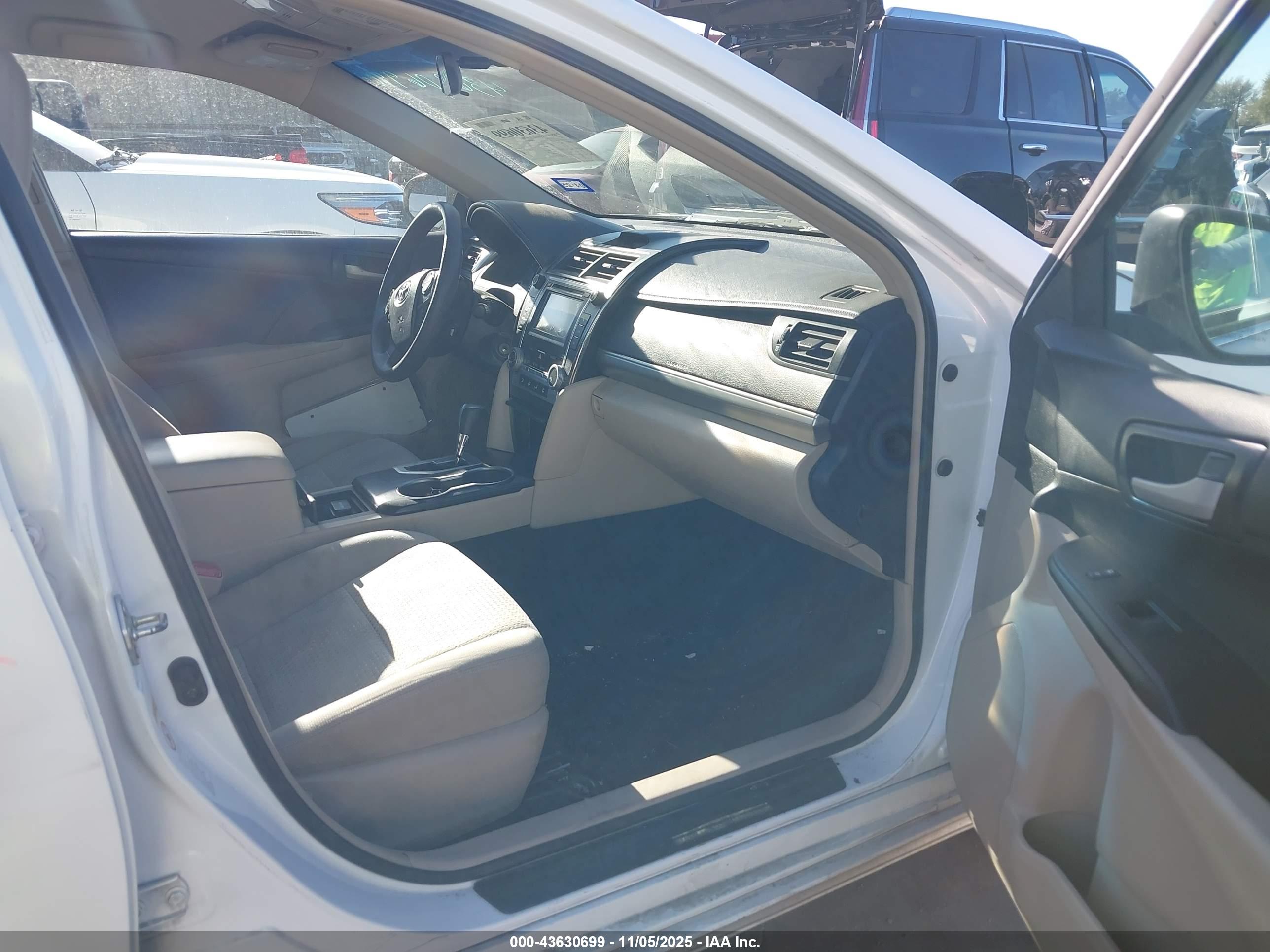 TOYOTA CAMRY image 5