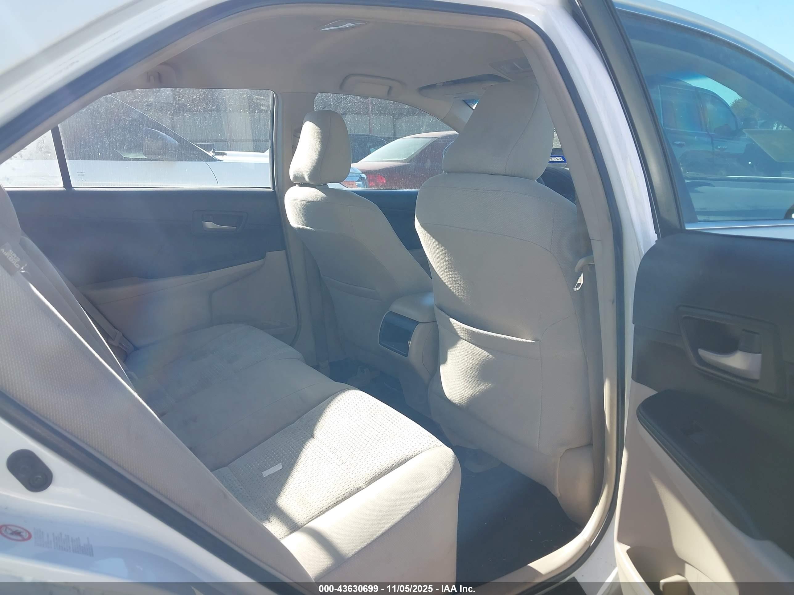 TOYOTA CAMRY image 8