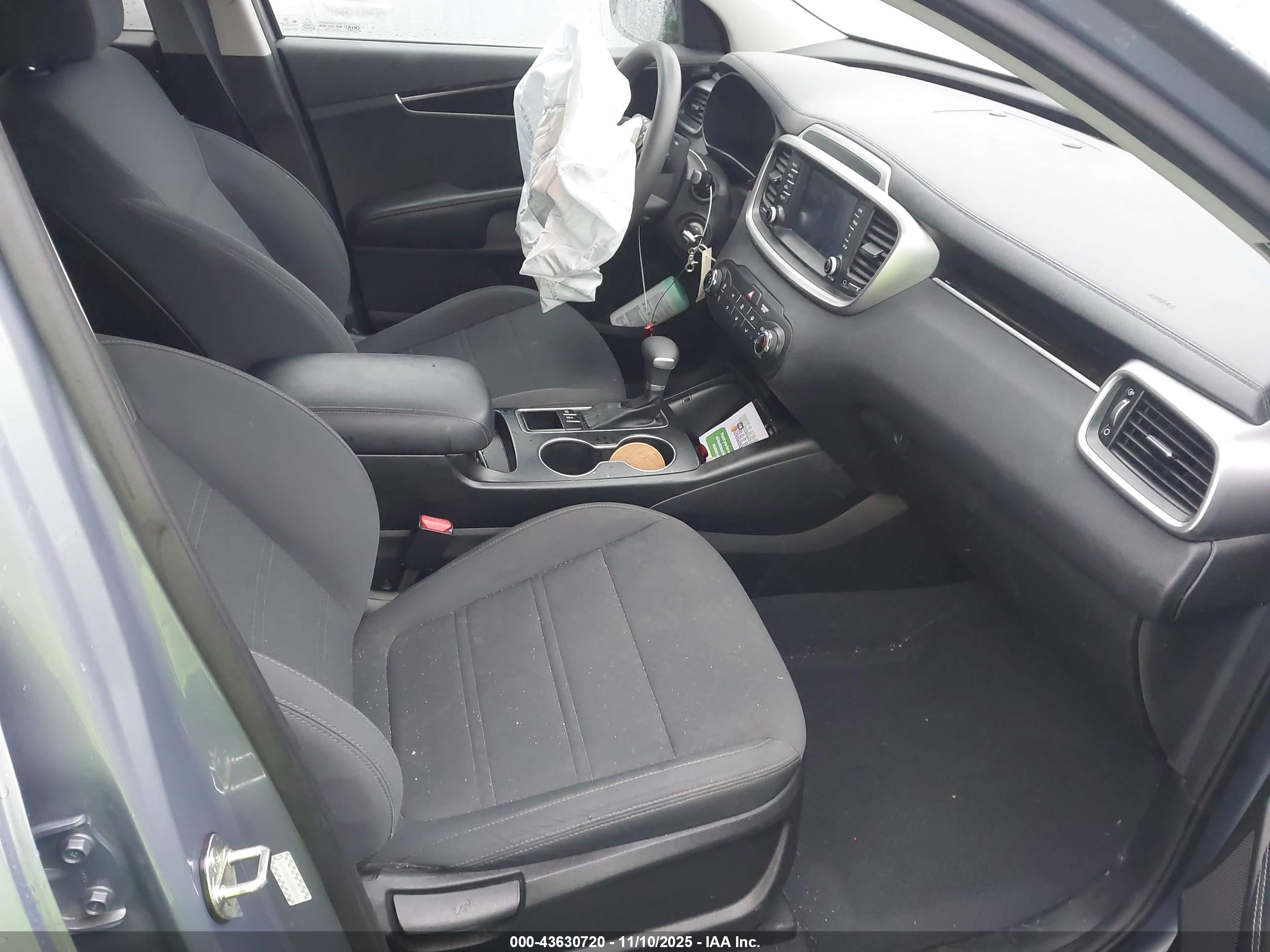KIA SORENTO image 5