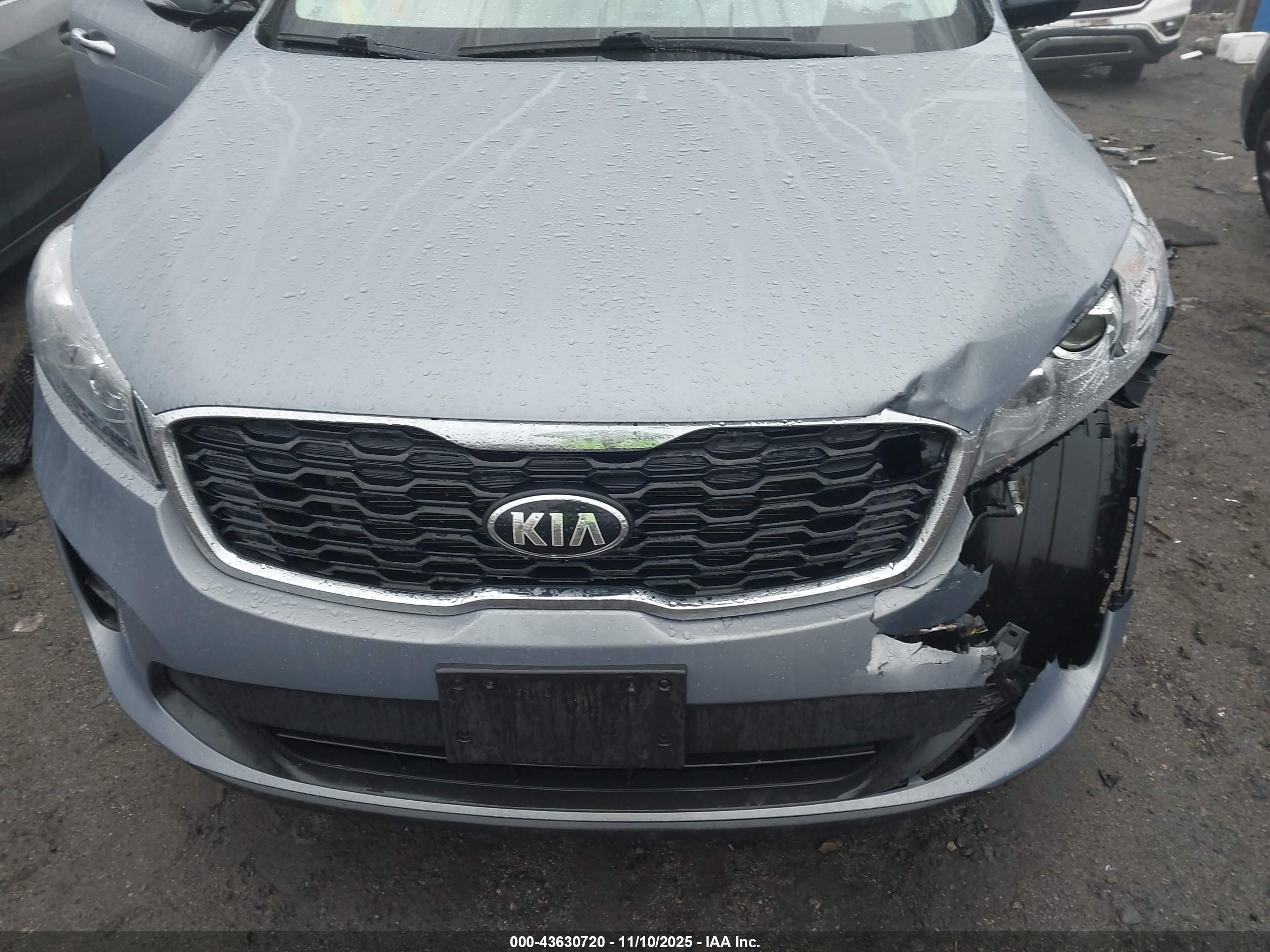 KIA SORENTO image 6
