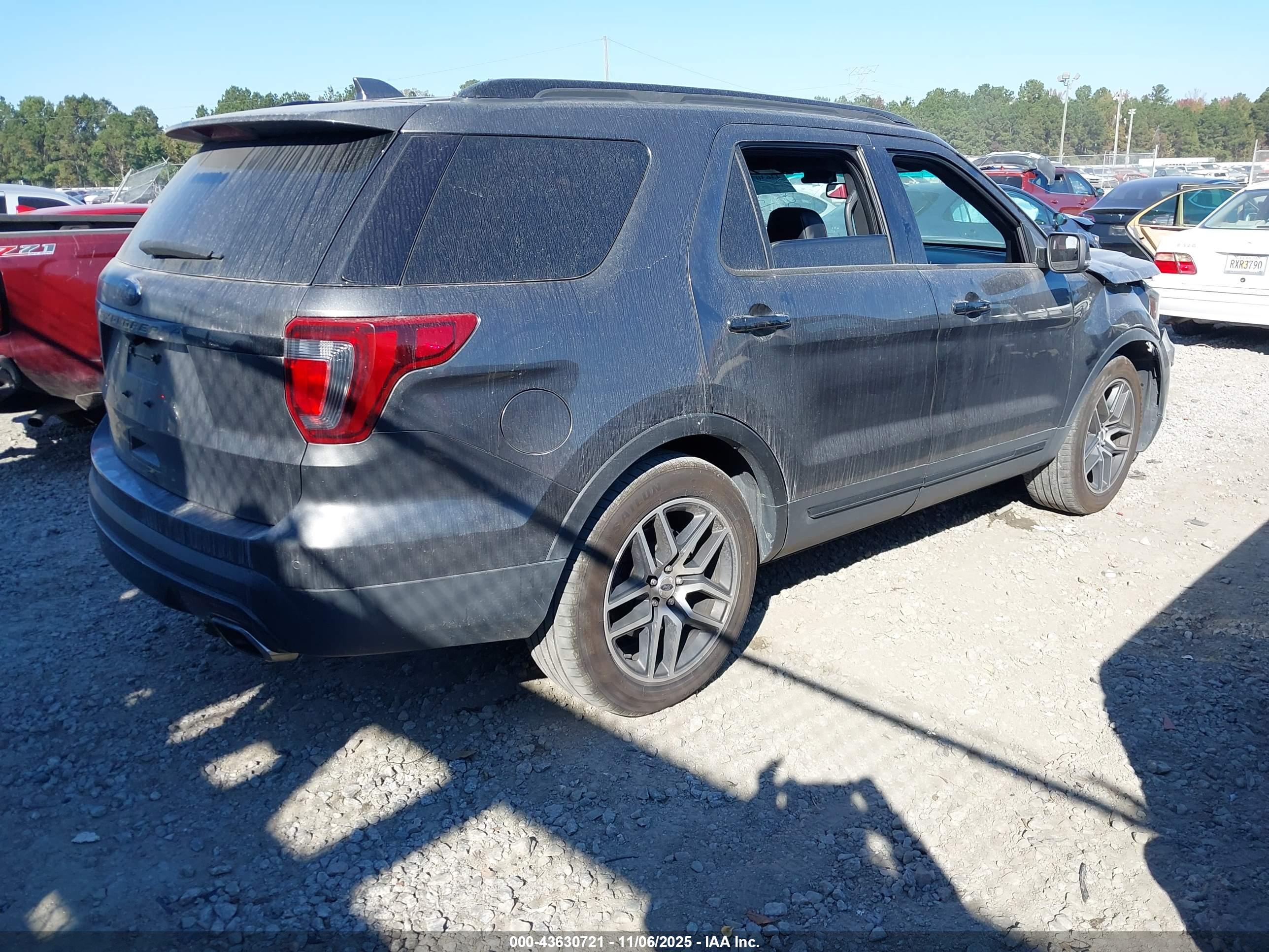 FORD EXPLORER image 4