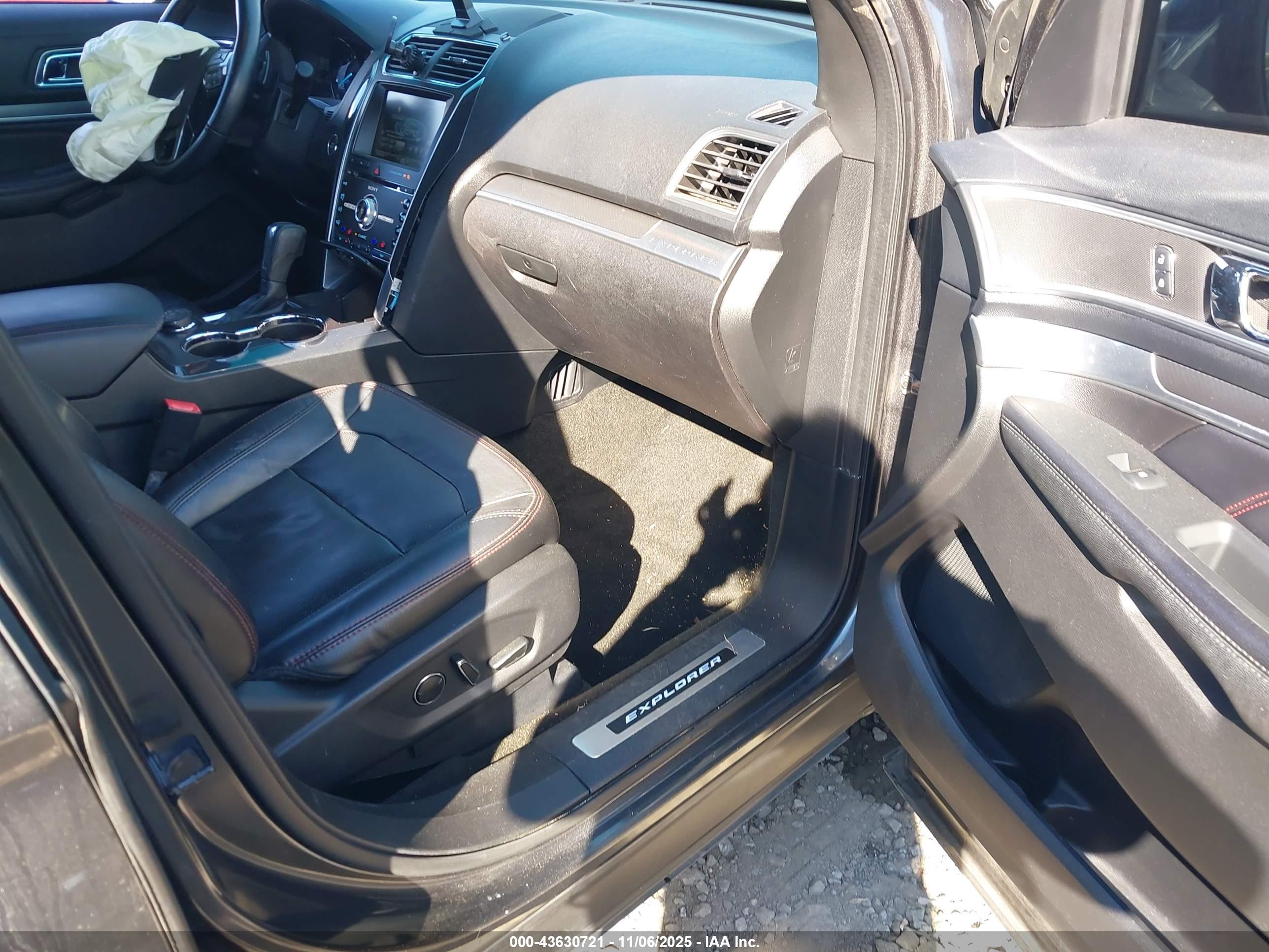 FORD EXPLORER image 5