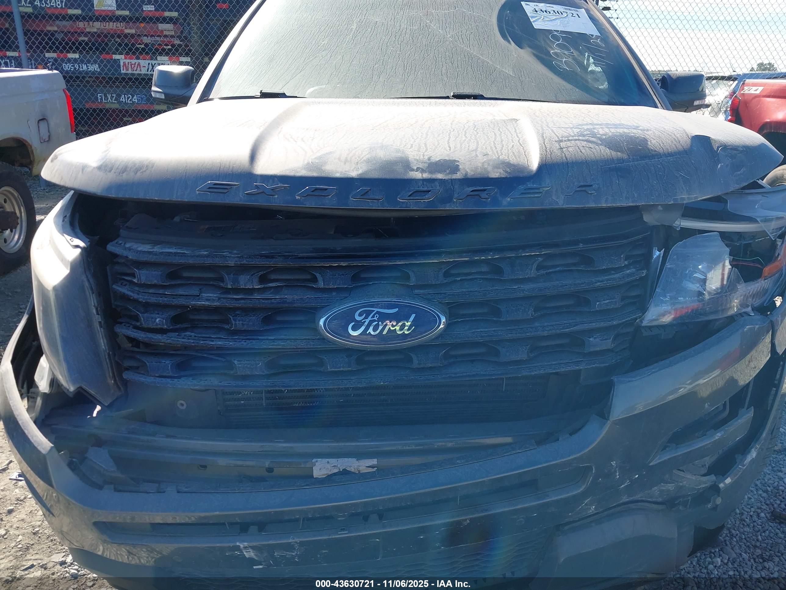 FORD EXPLORER image 6
