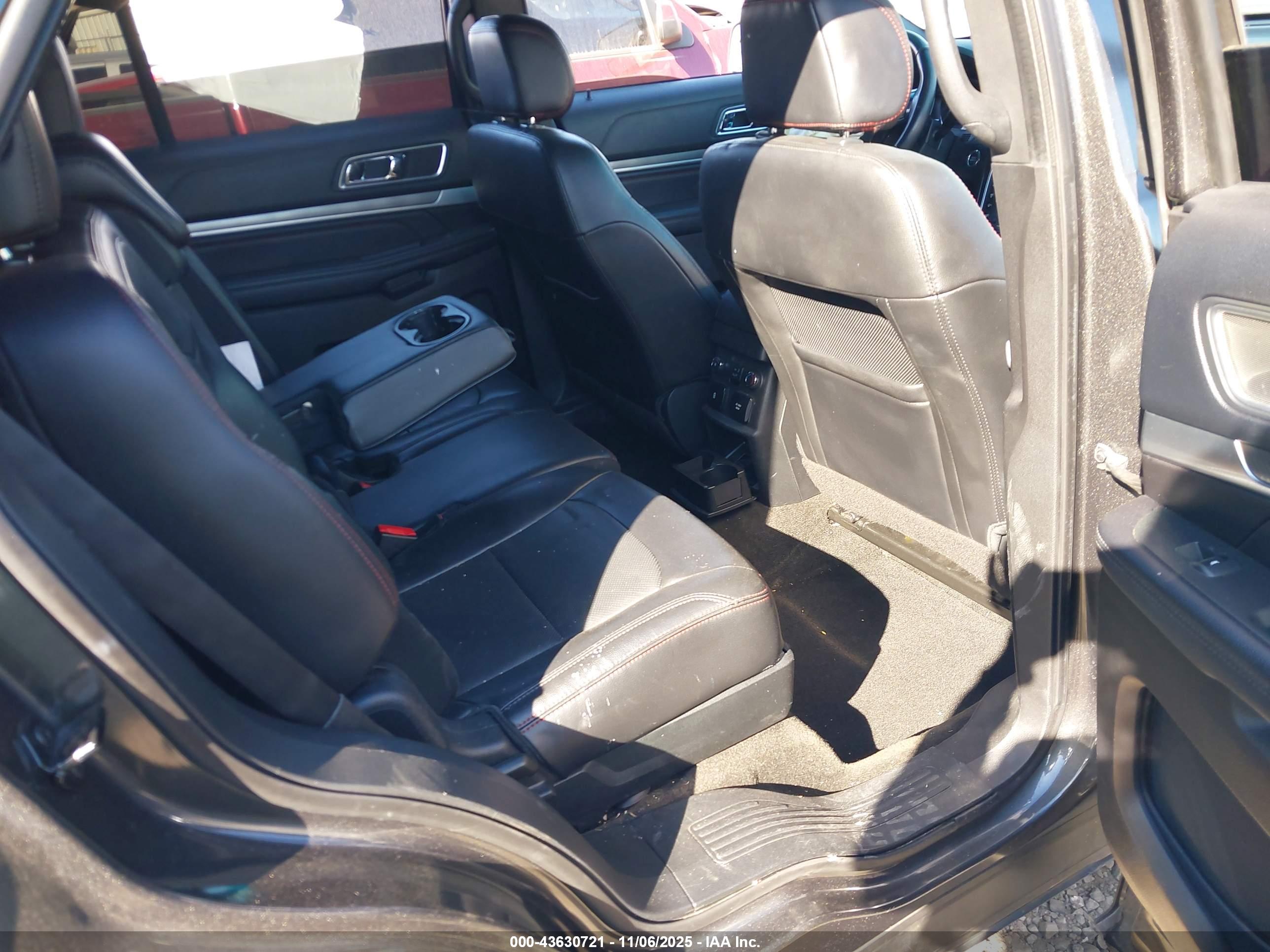 FORD EXPLORER image 8