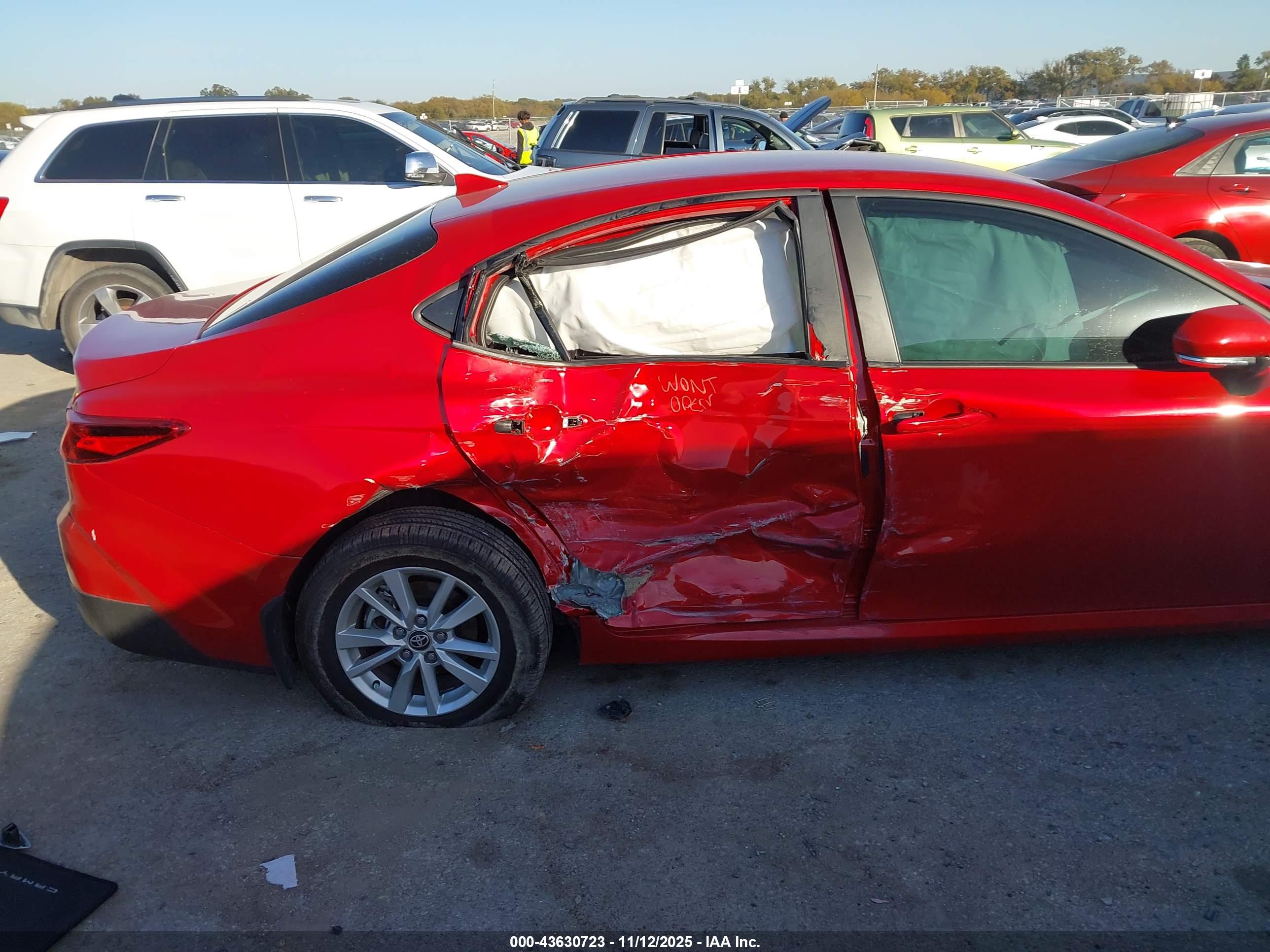 TOYOTA CAMRY image 6