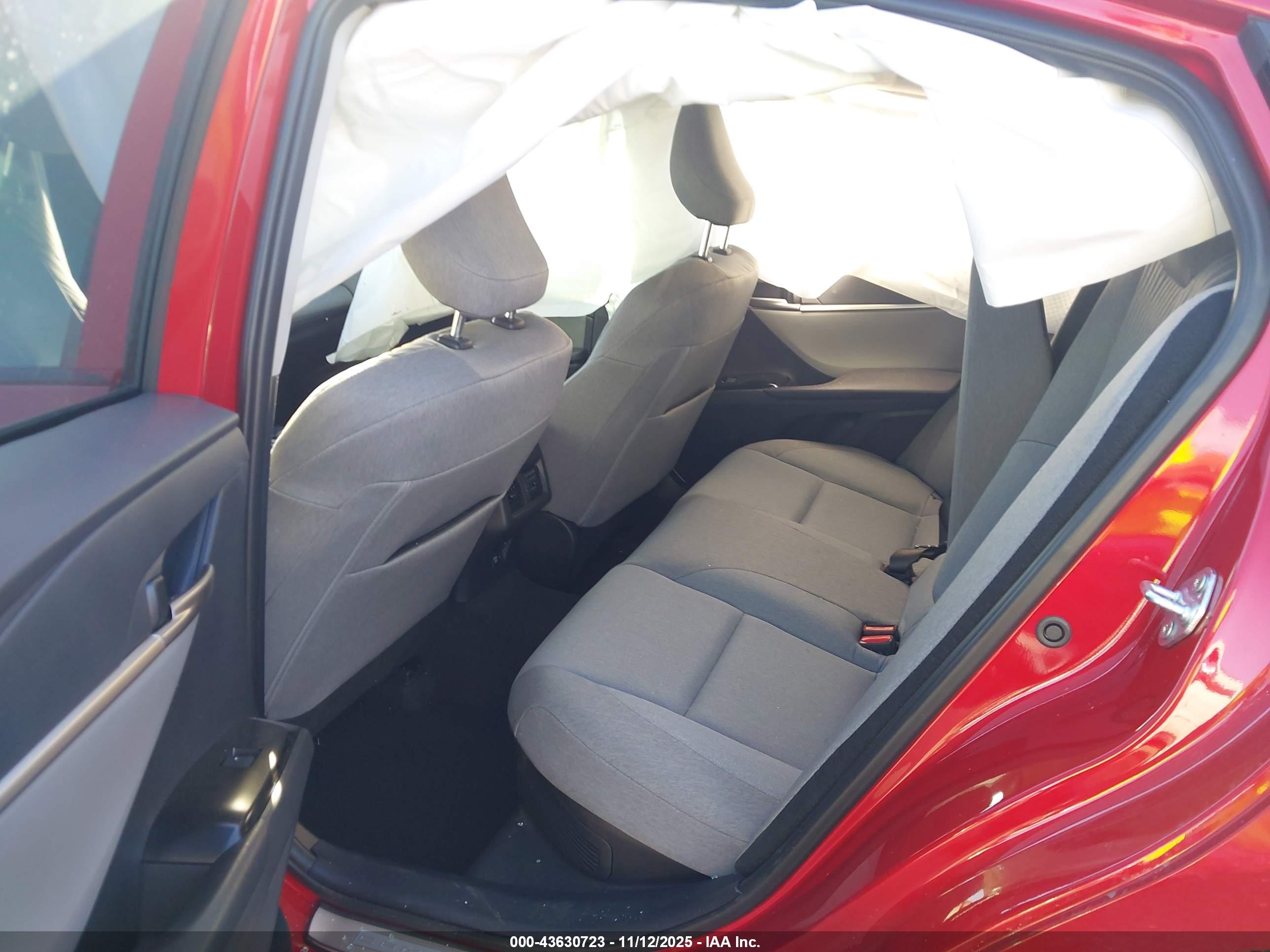 TOYOTA CAMRY image 8