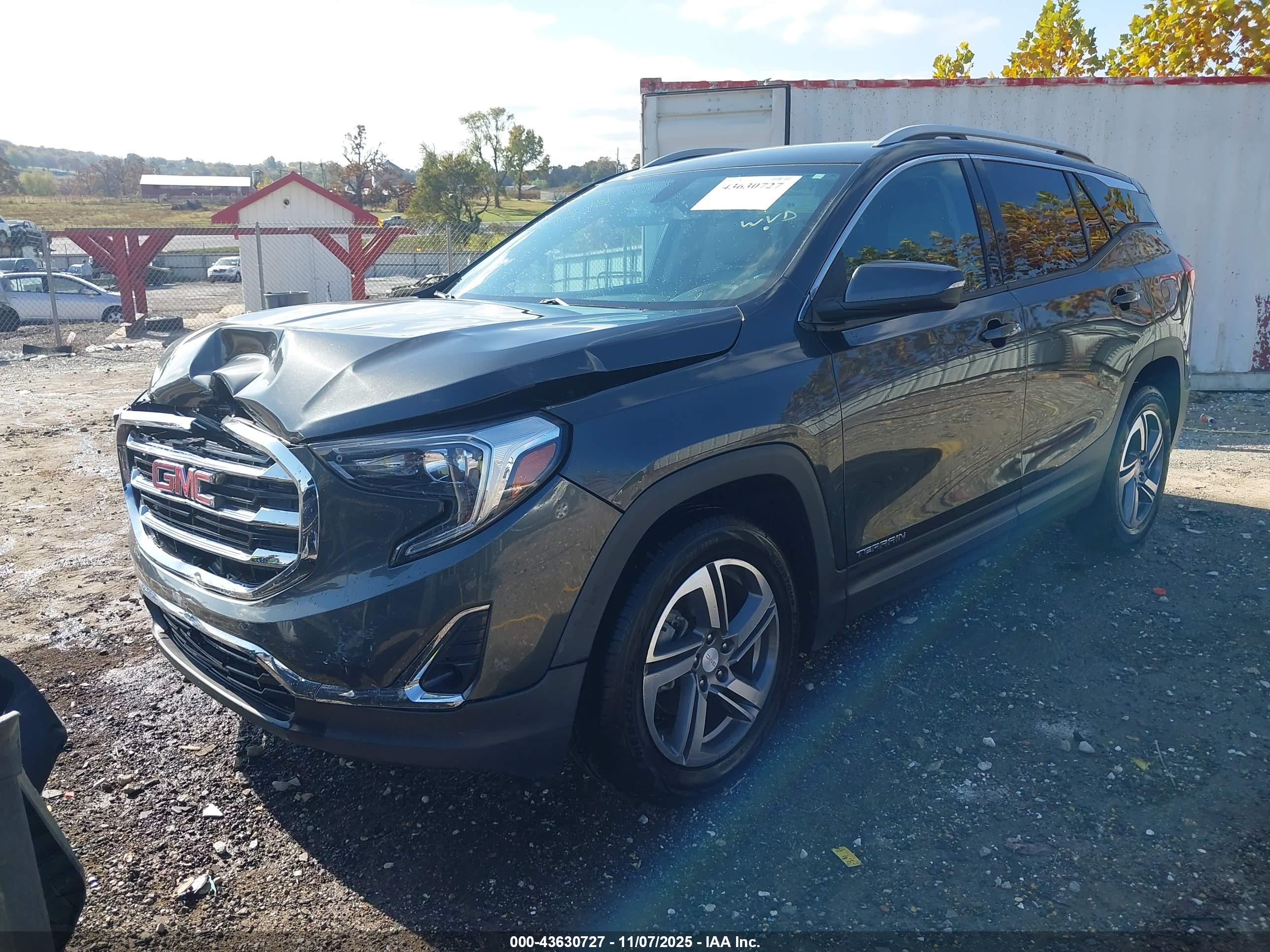 GMC TERRAIN image 2