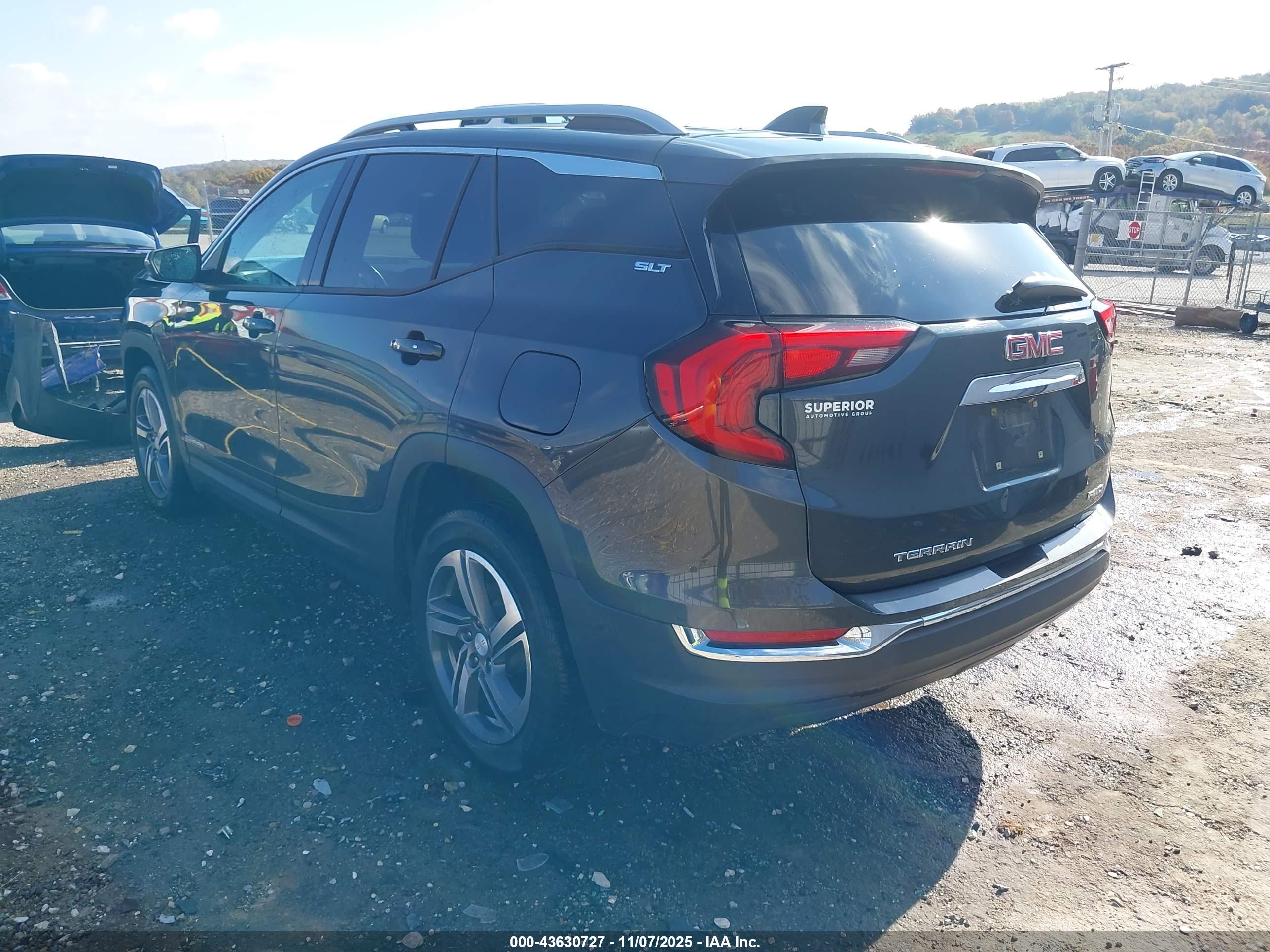 GMC TERRAIN image 3