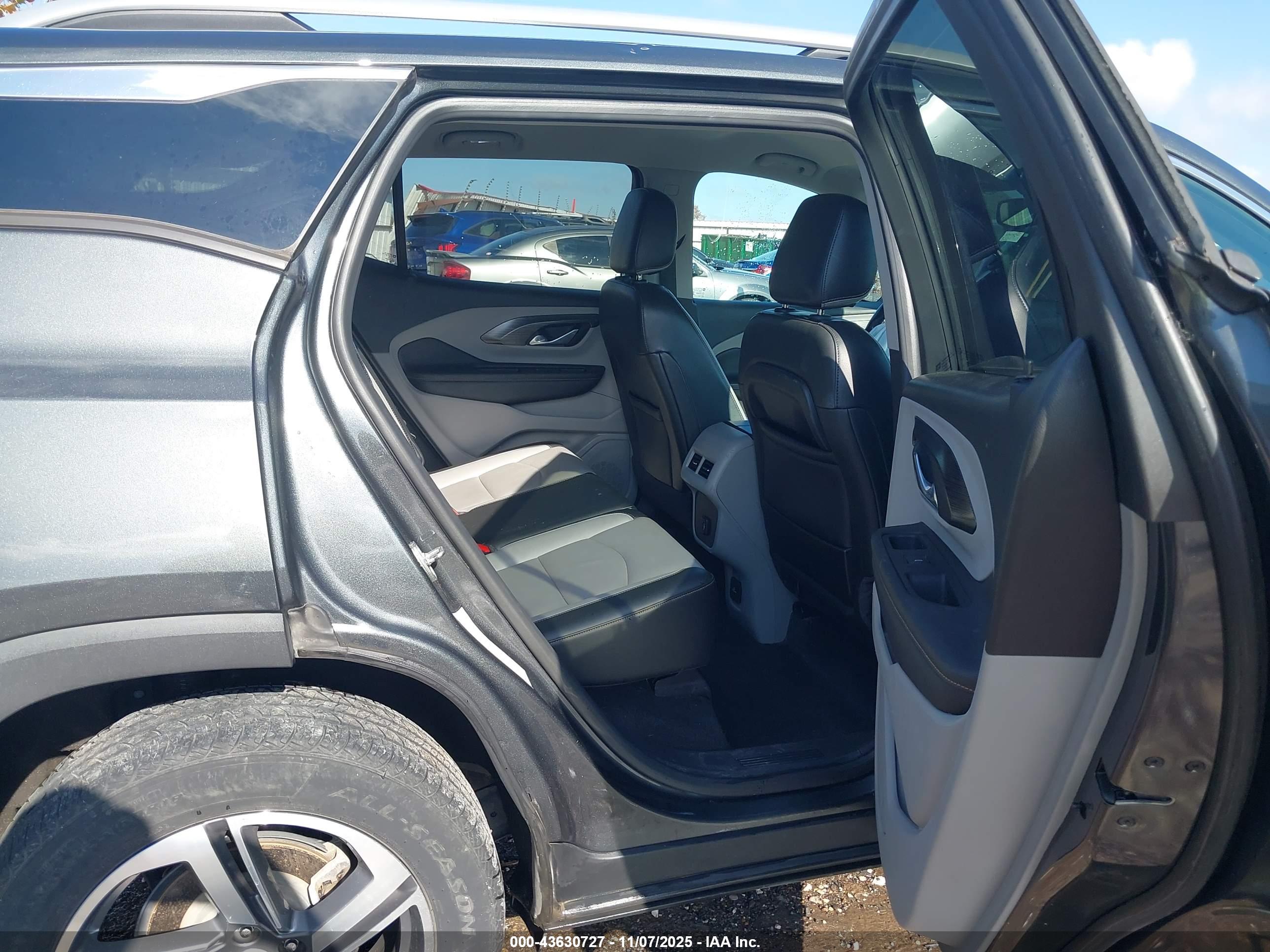 GMC TERRAIN image 8