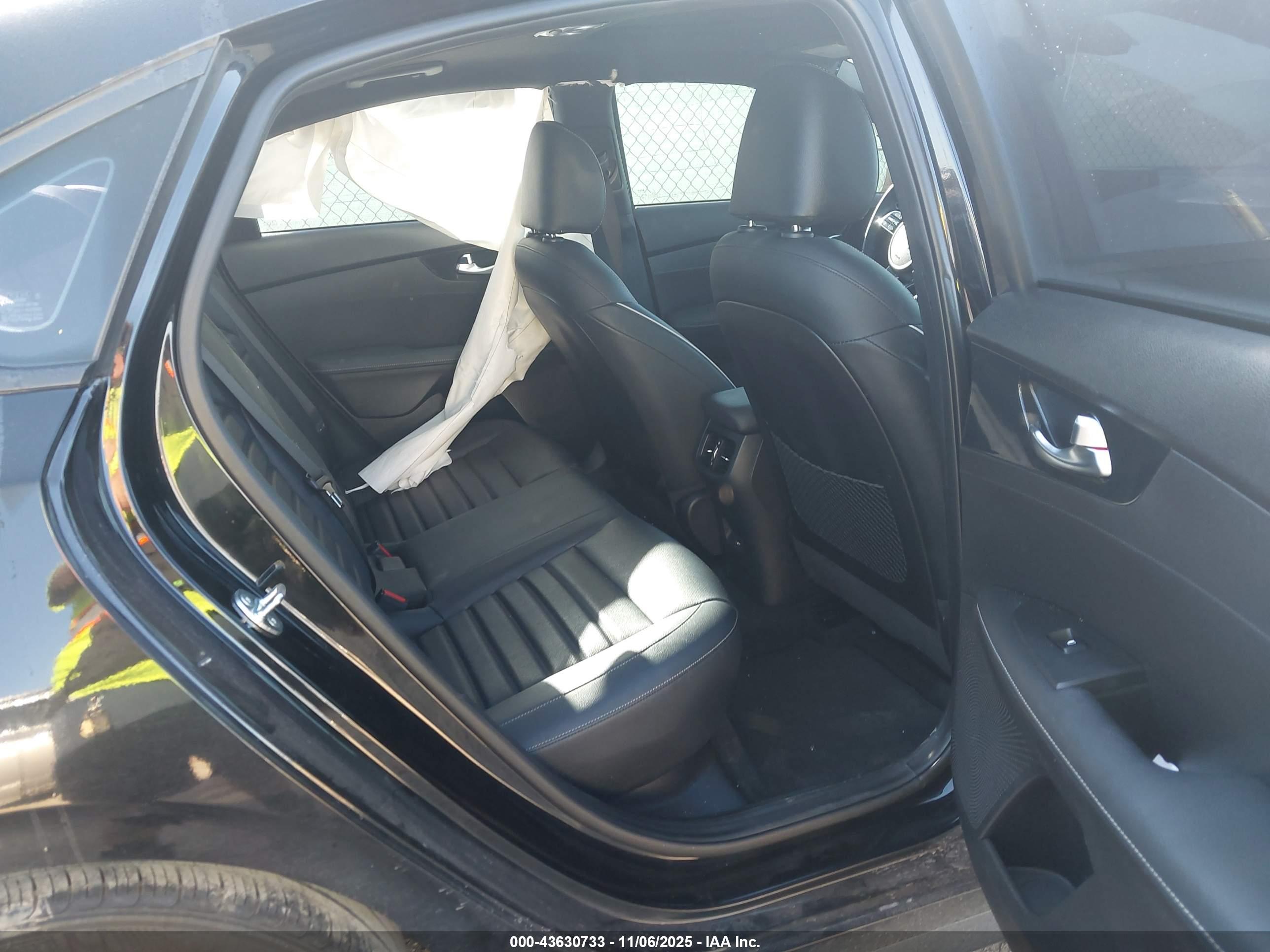 KIA FORTE image 8