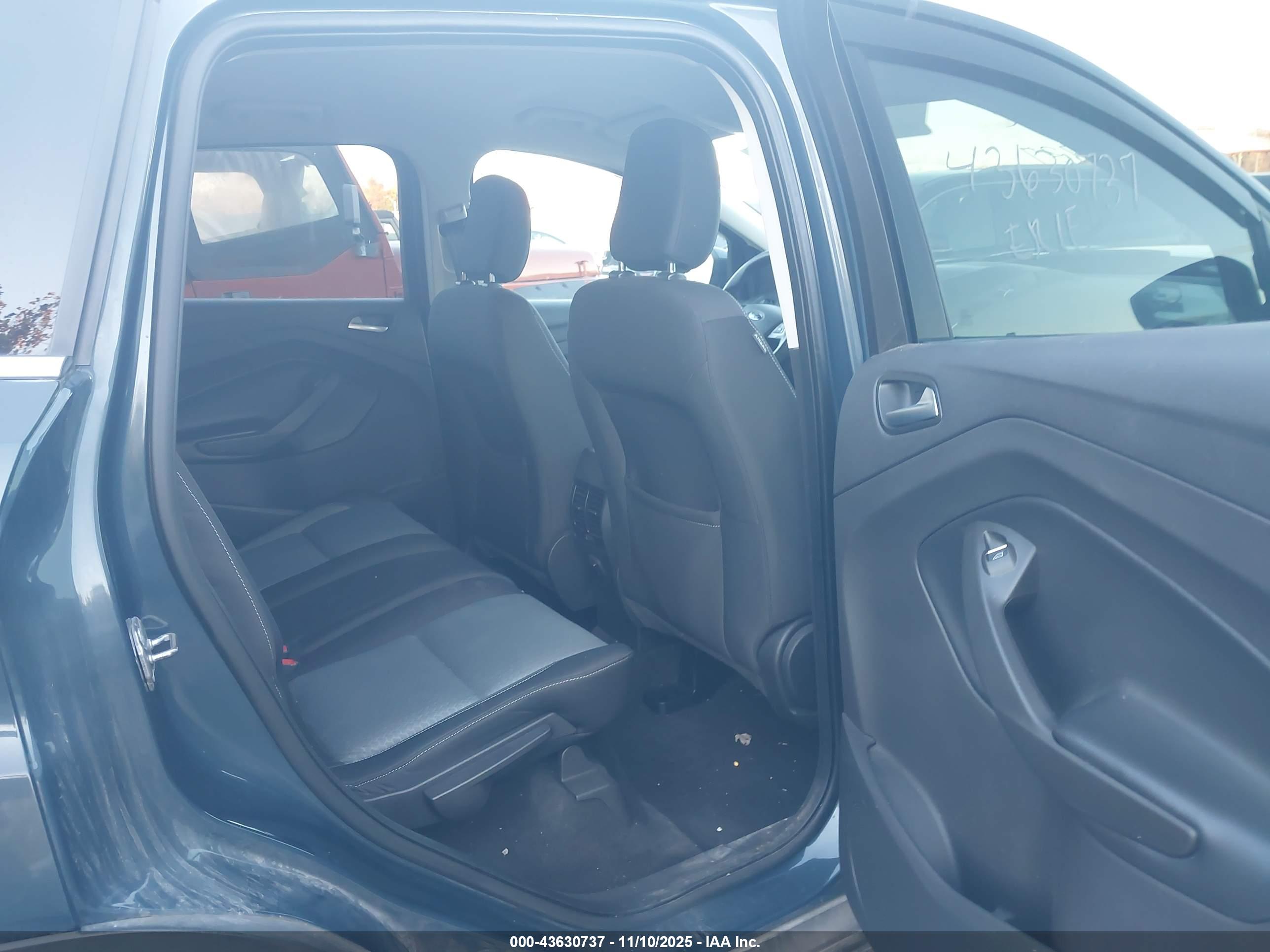 FORD ESCAPE image 8