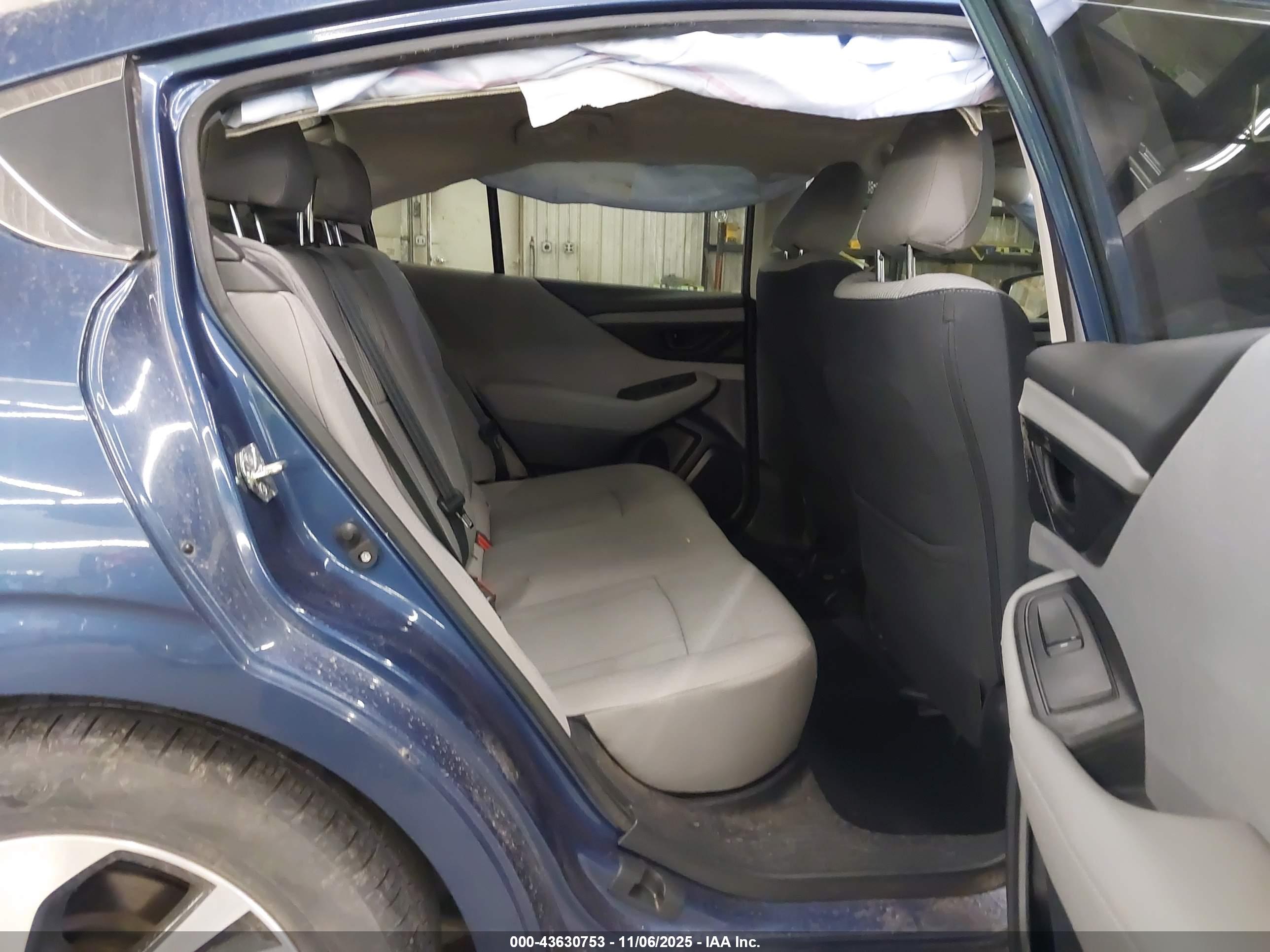 SUBARU LEGACY image 8