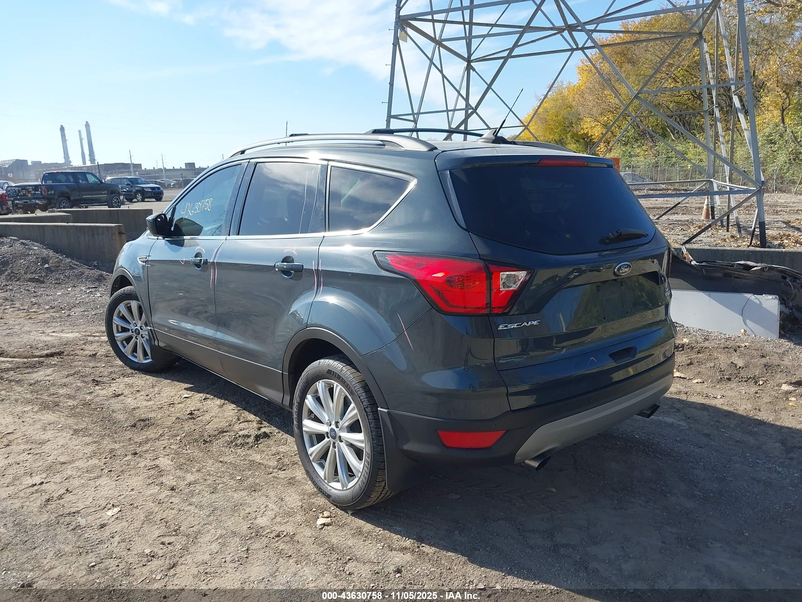 FORD ESCAPE image 3
