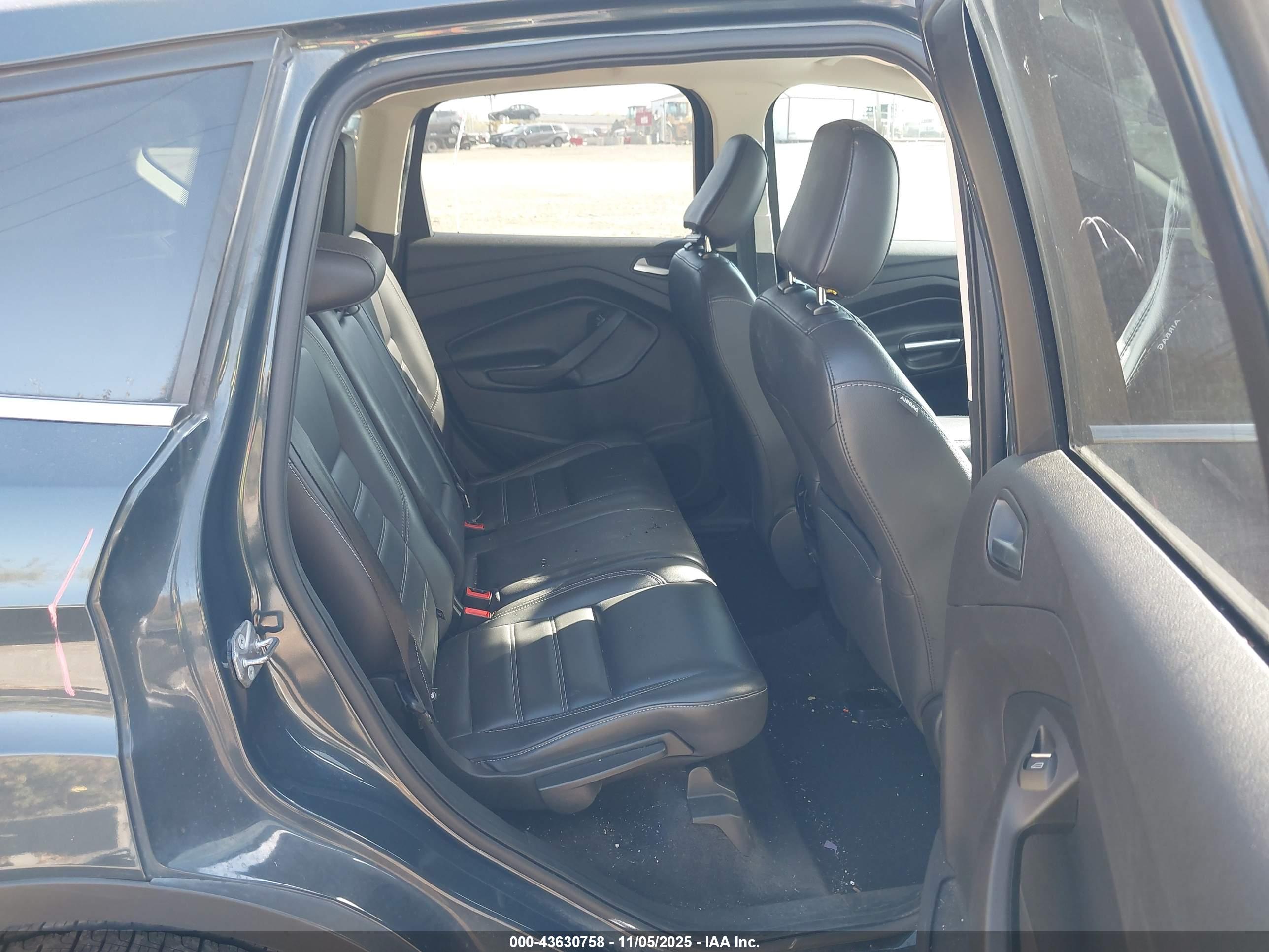 FORD ESCAPE image 8