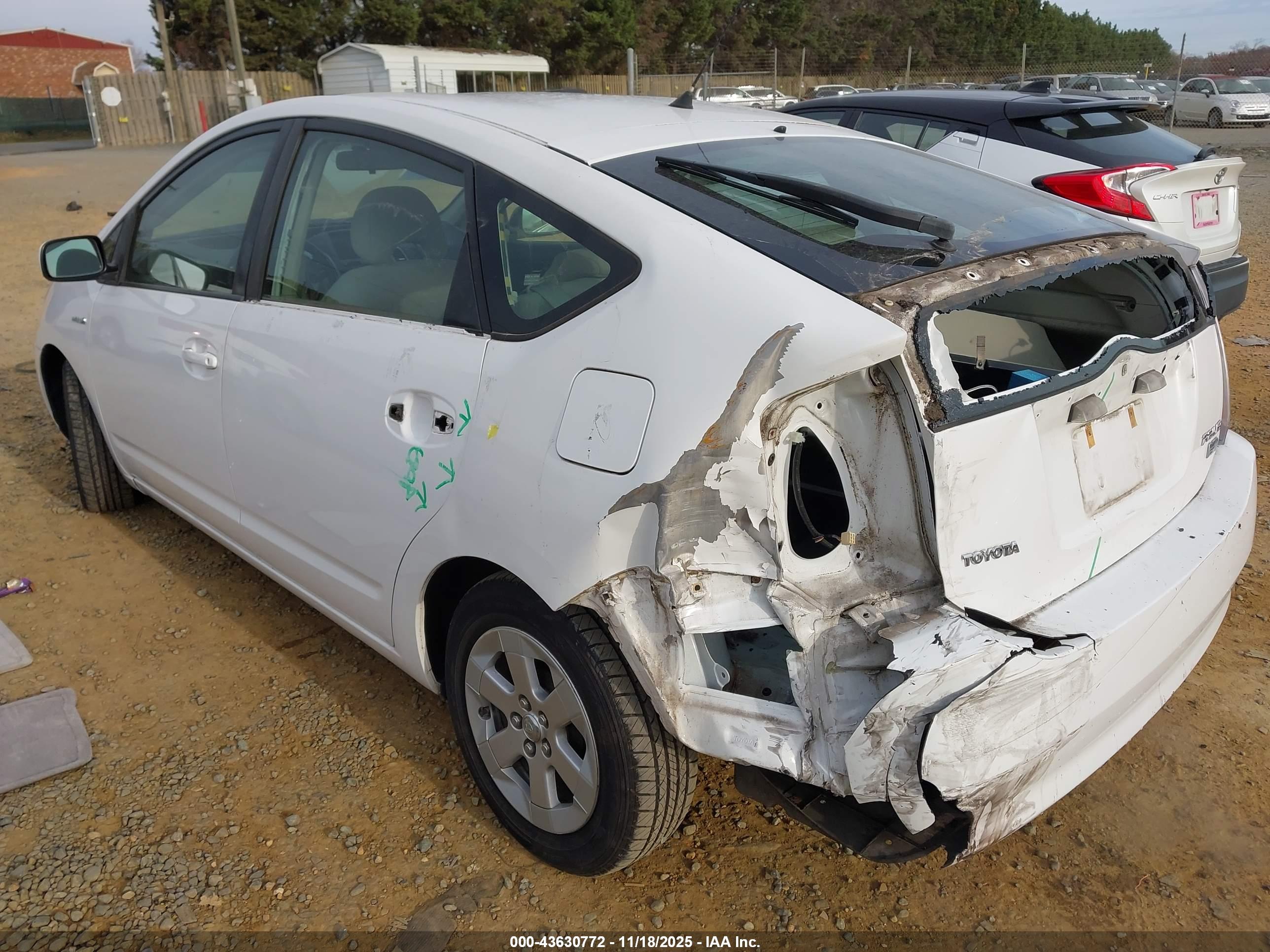 TOYOTA PRIUS image 3