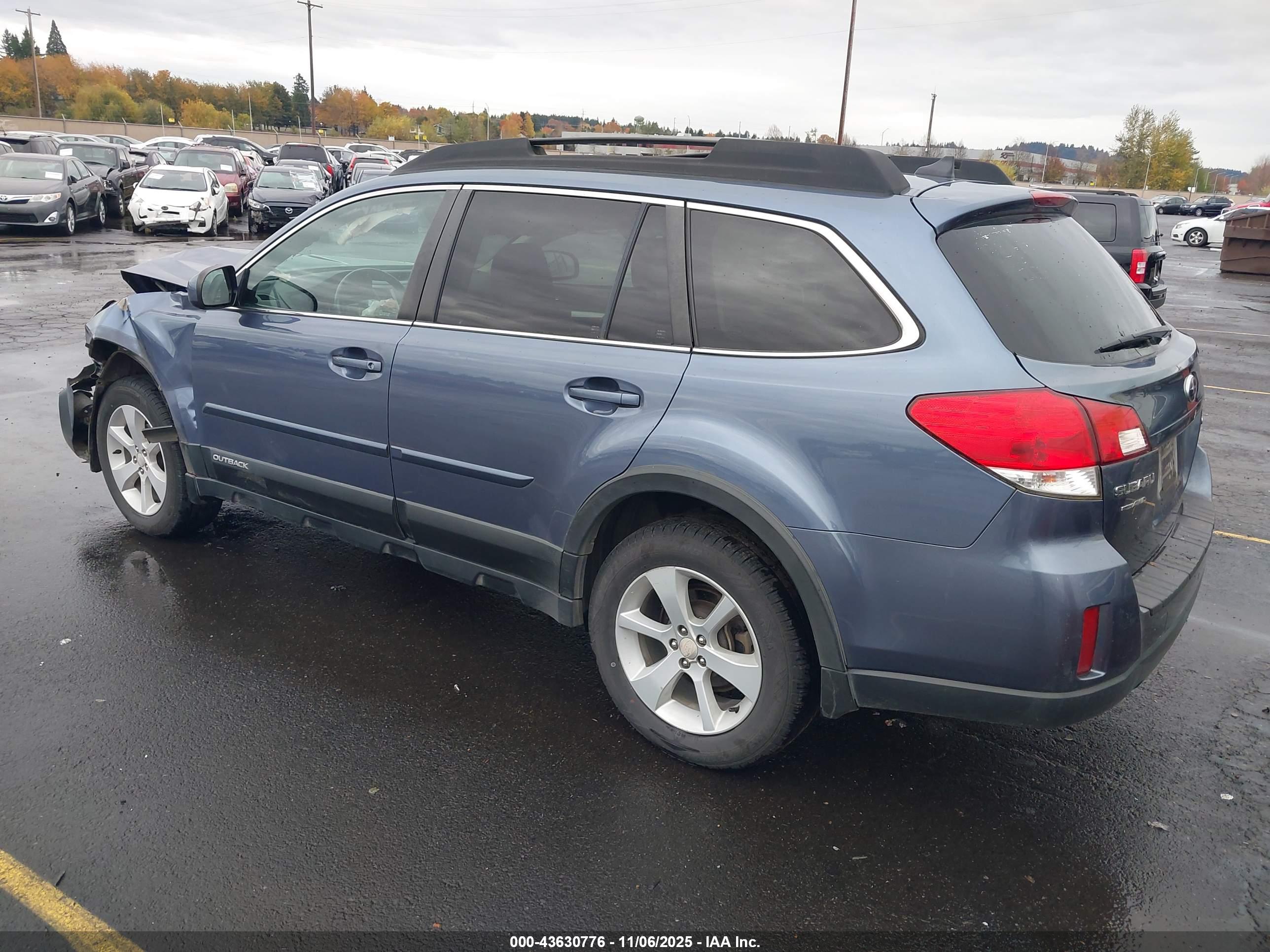 SUBARU OUTBACK image 3
