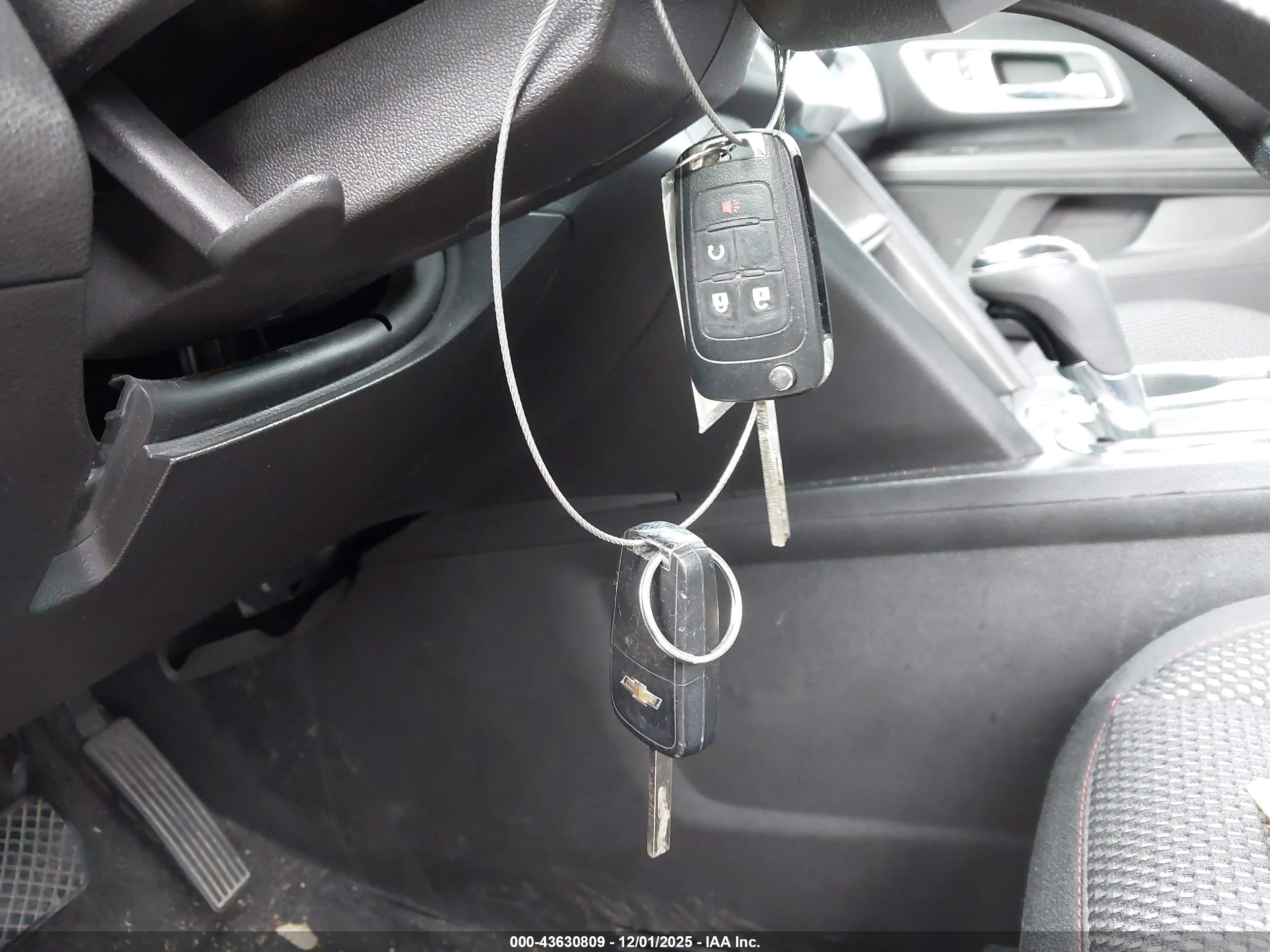 CHEVROLET EQUINOX image 11