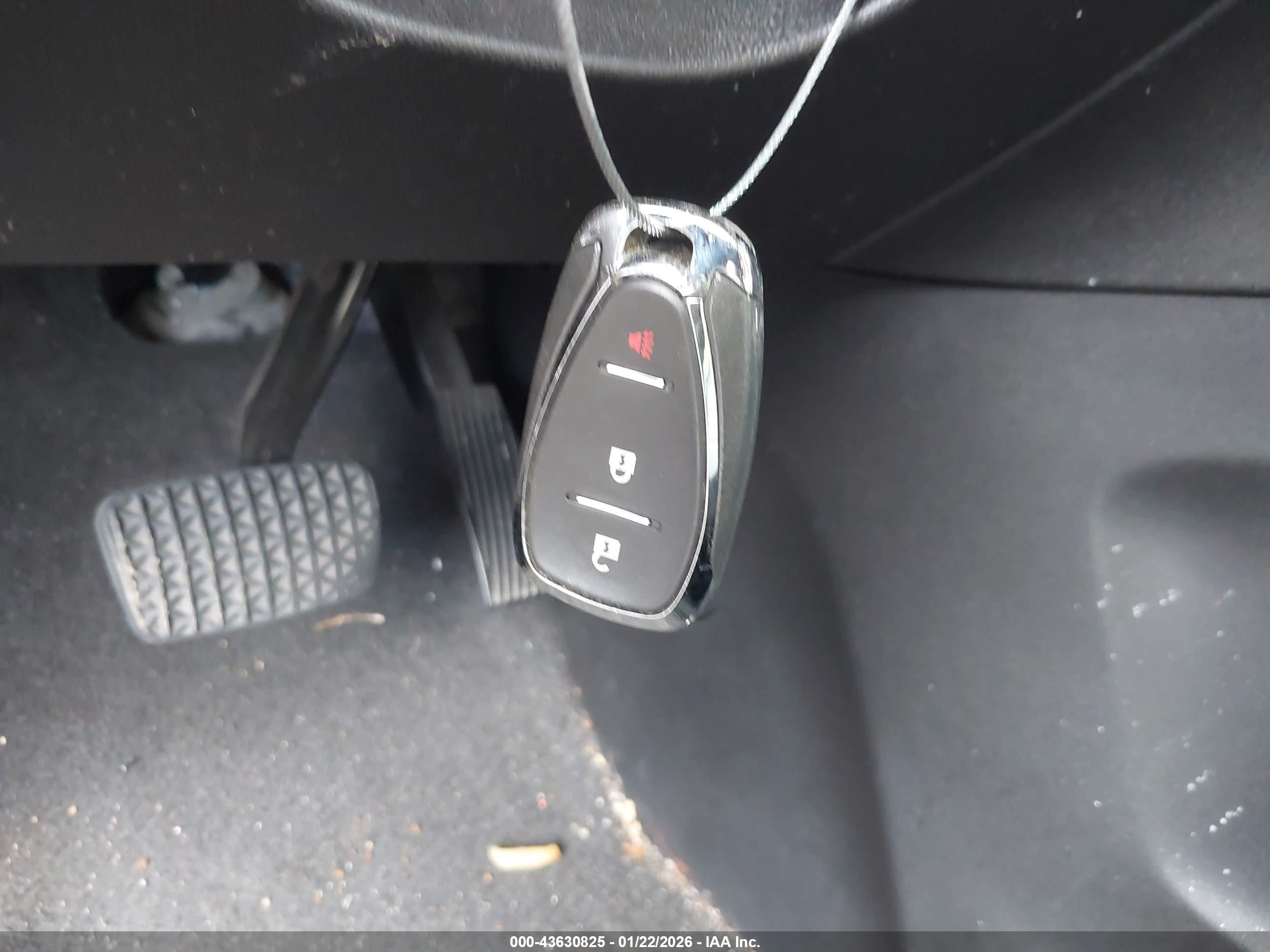 CHEVROLET EQUINOX image 11
