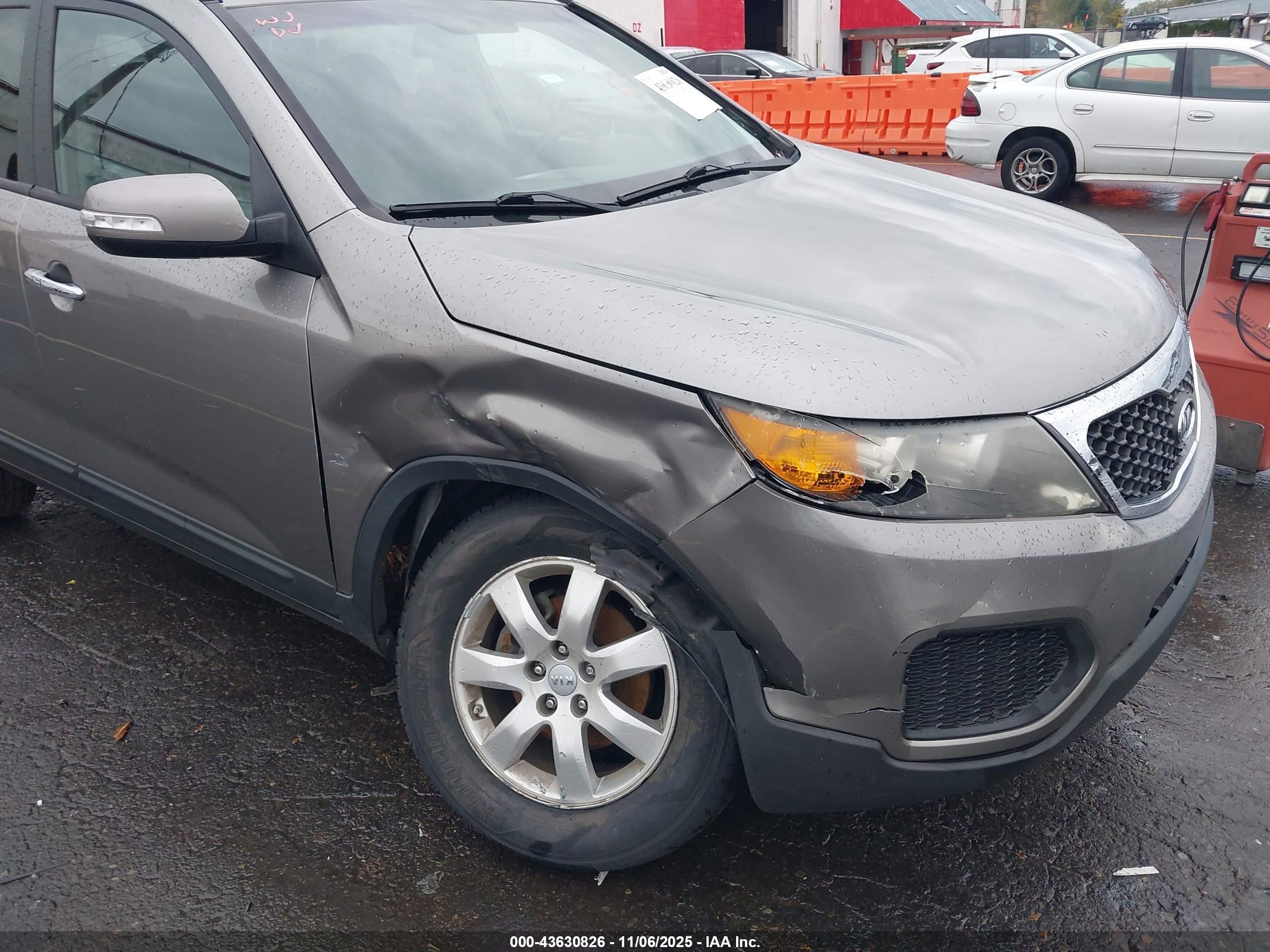 KIA SORENTO image 6