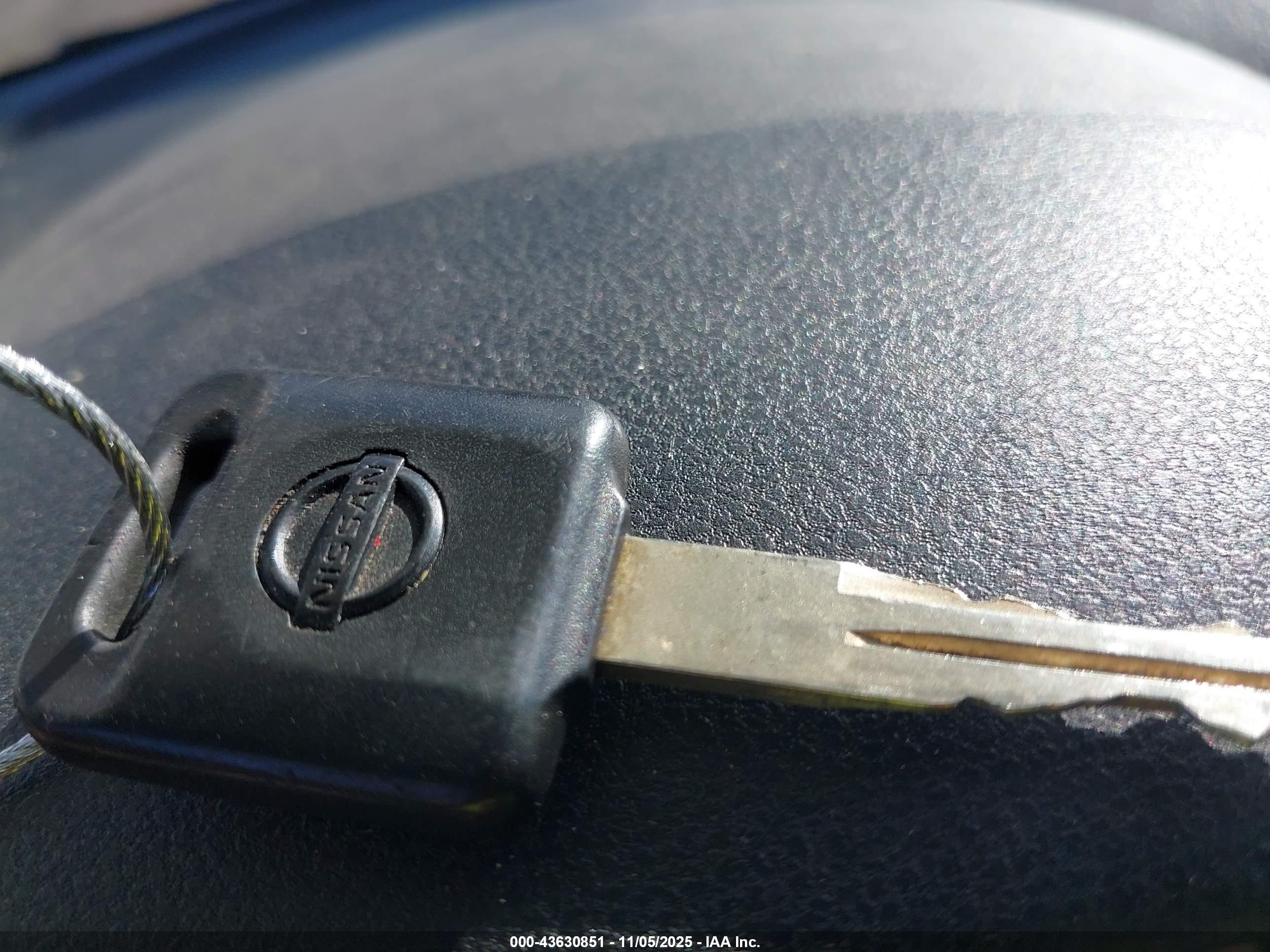 NISSAN VERSA image 11