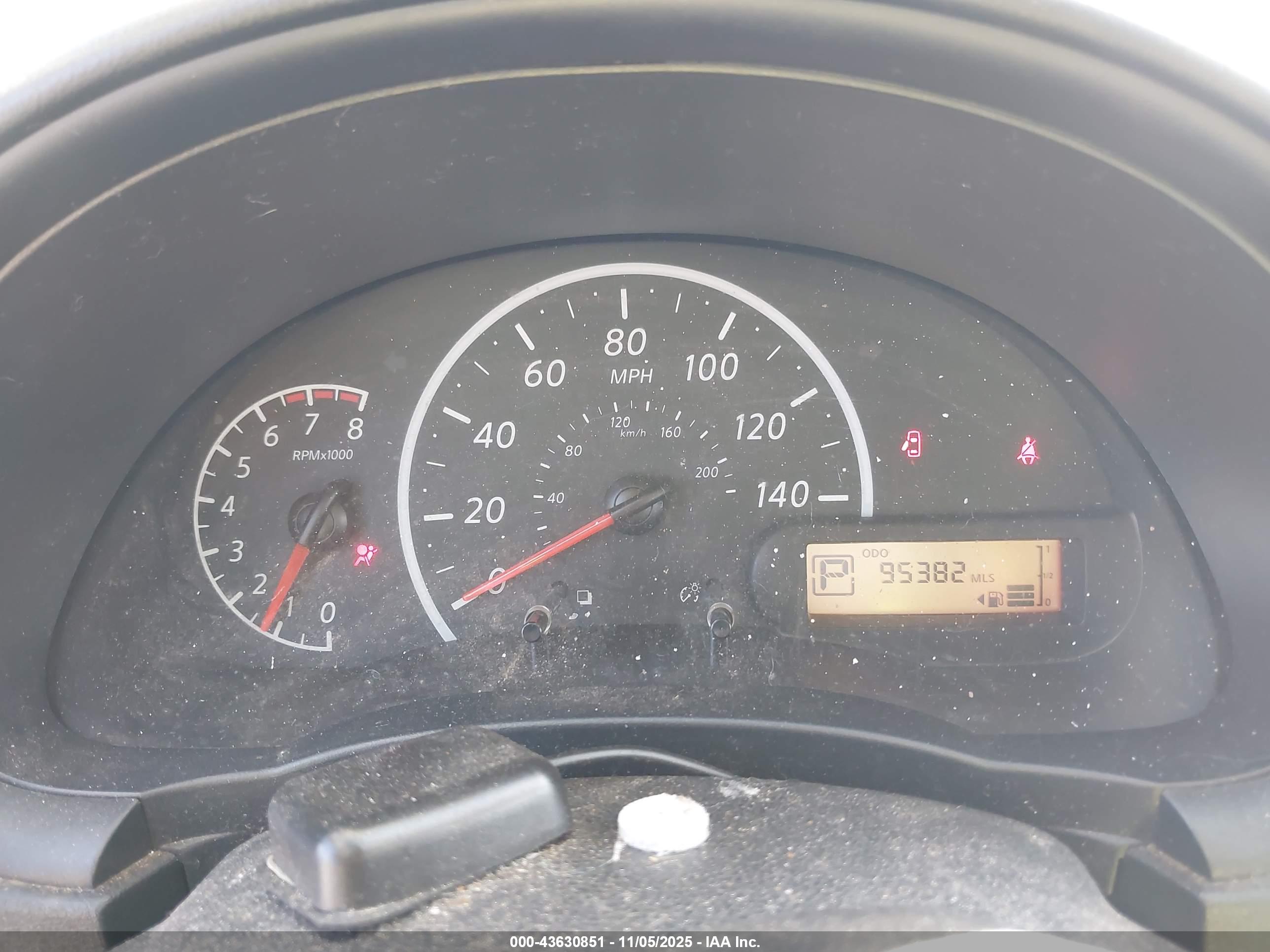 NISSAN VERSA image 7