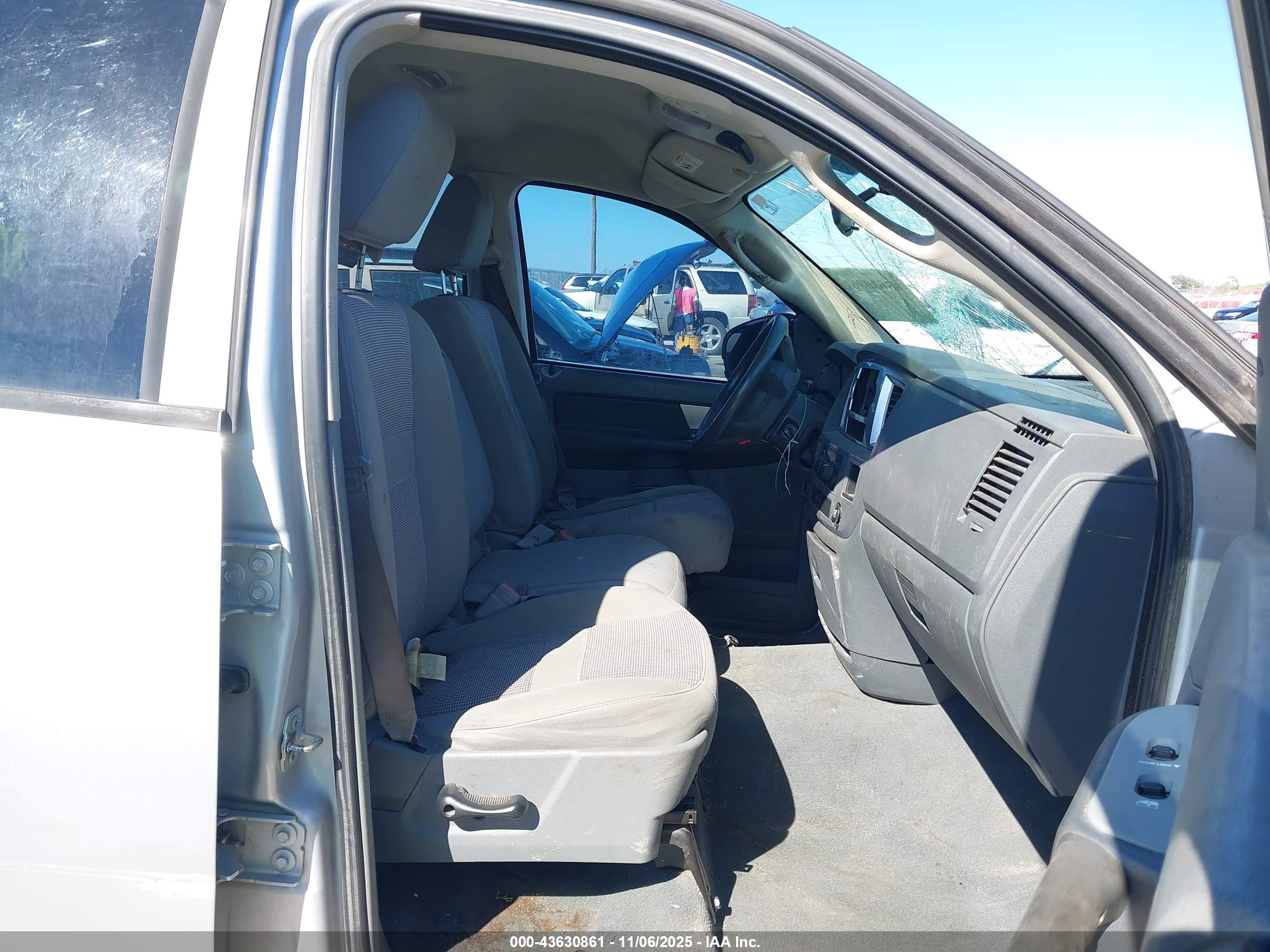 DODGE RAM image 5