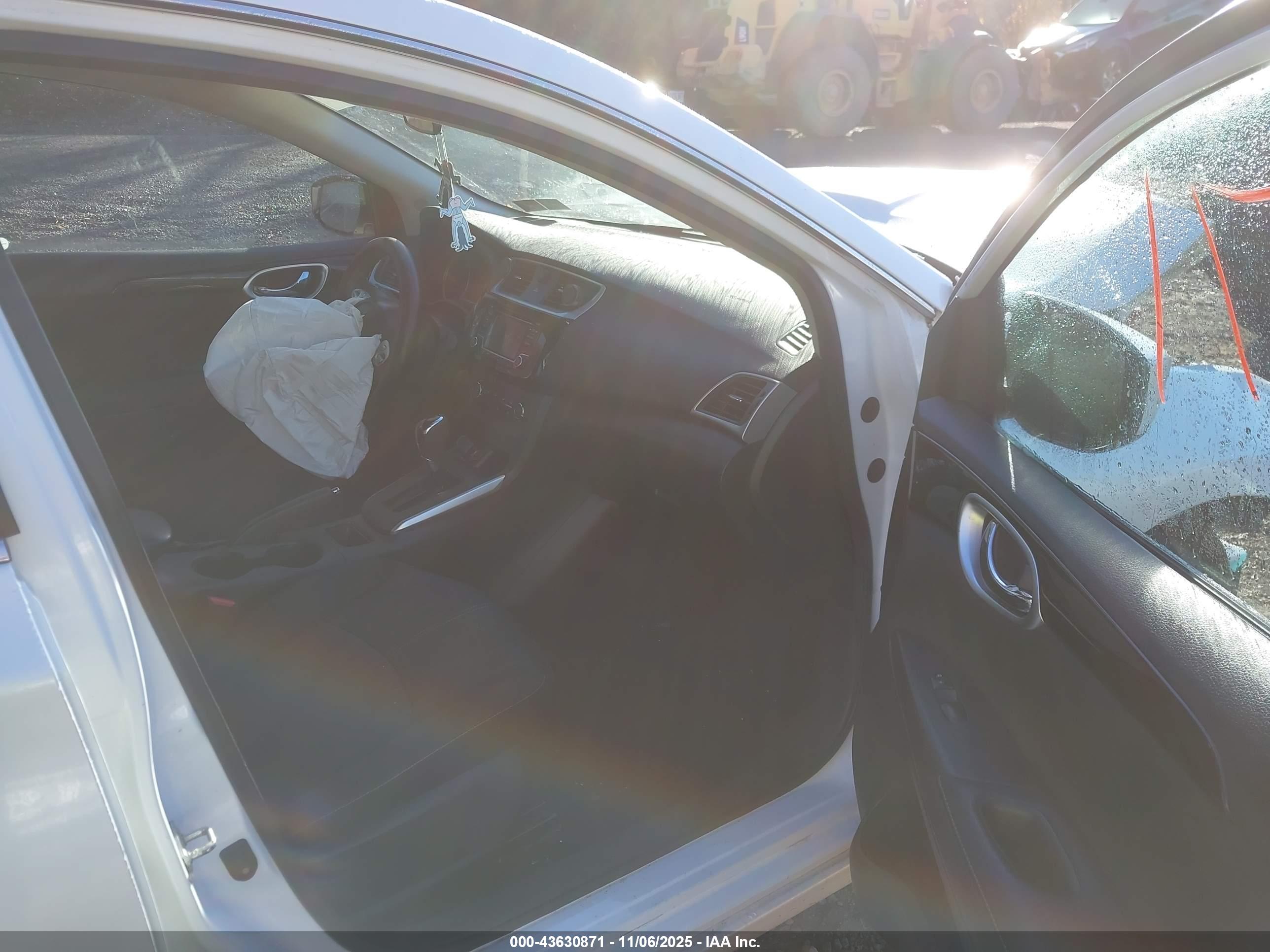 NISSAN SENTRA image 5