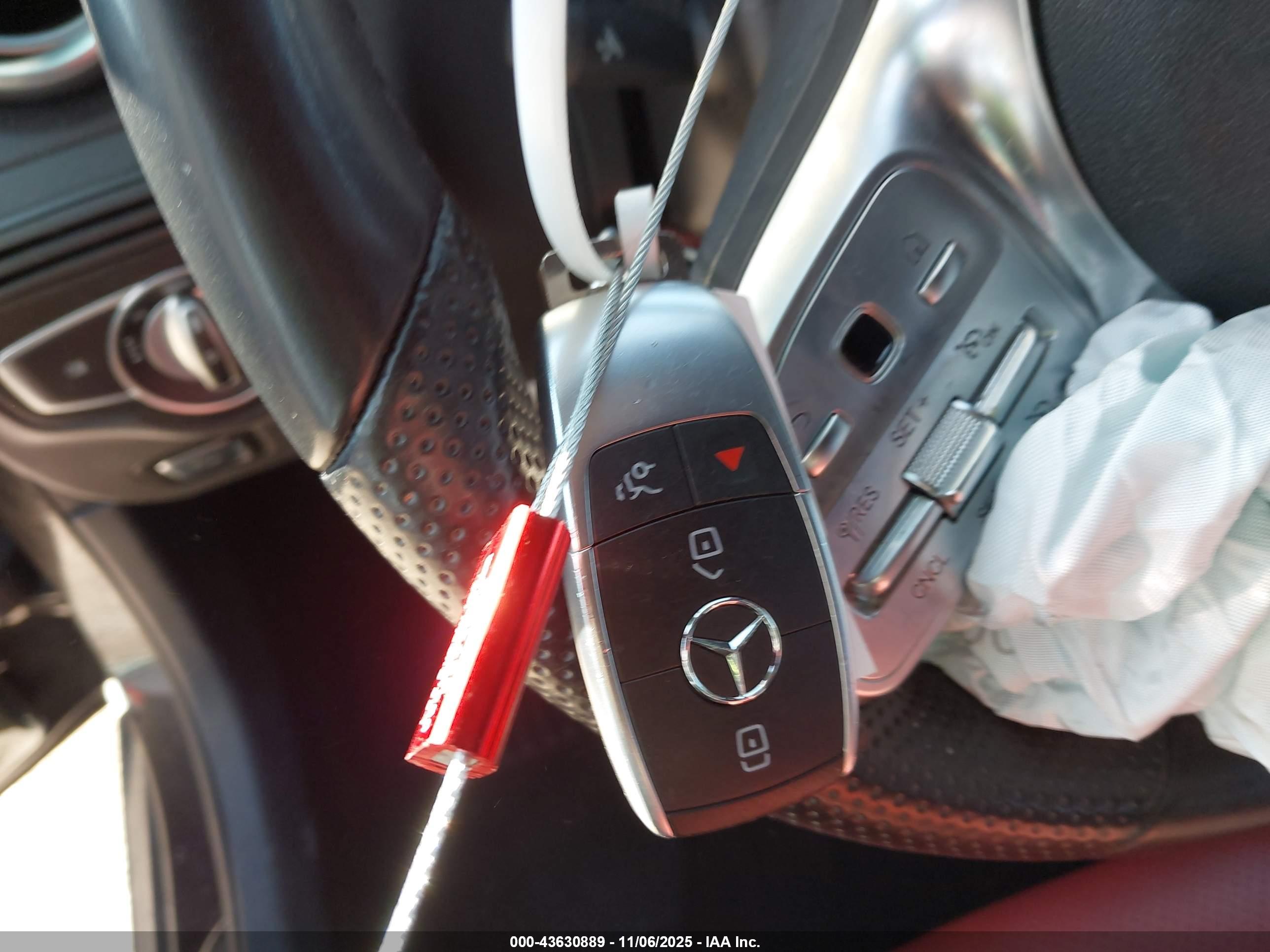 MERCEDES-BENZ GLC image 11