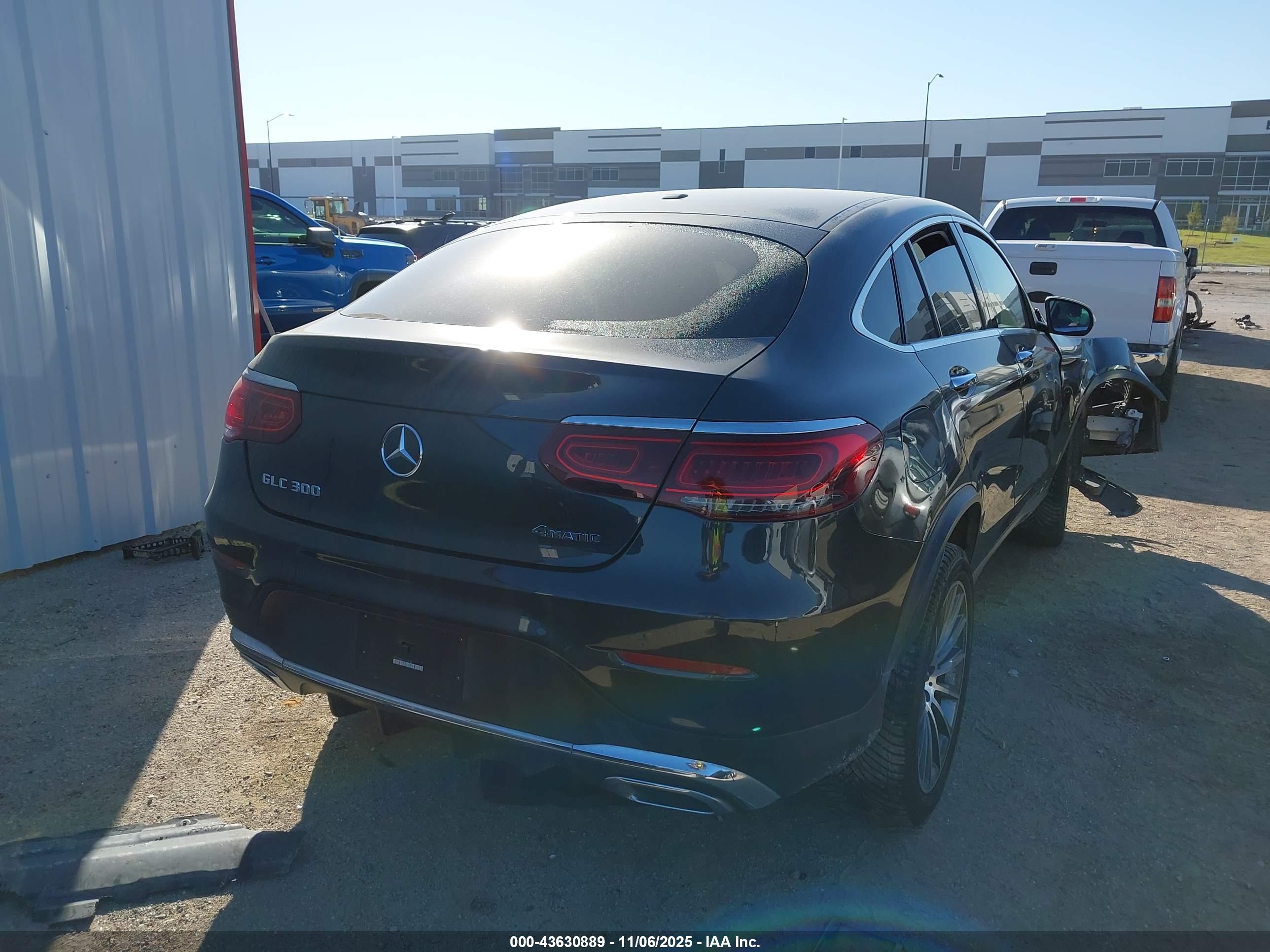 MERCEDES-BENZ GLC image 4
