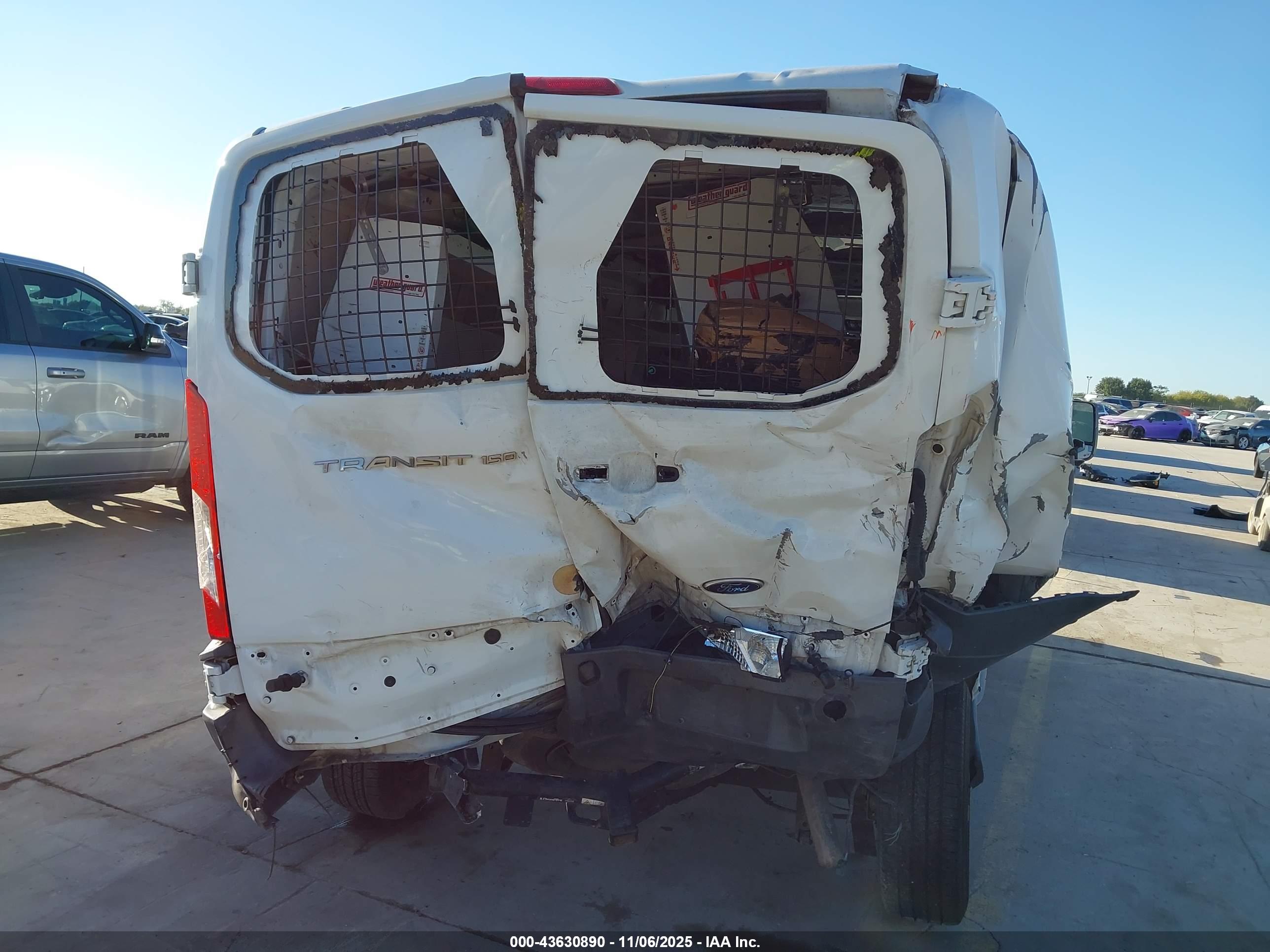 FORD TRANSIT-150 image 6