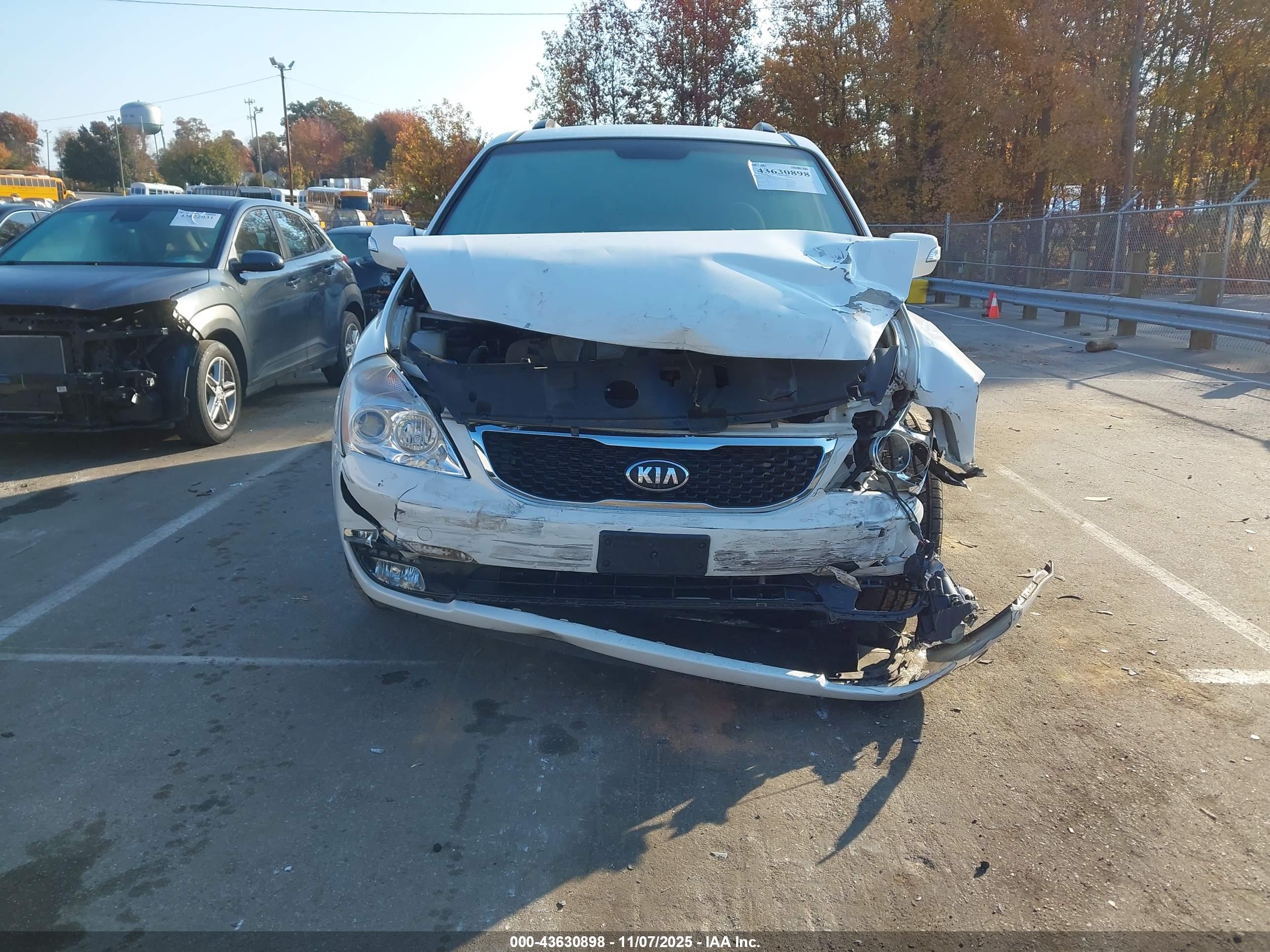 KIA SEDONA image 6
