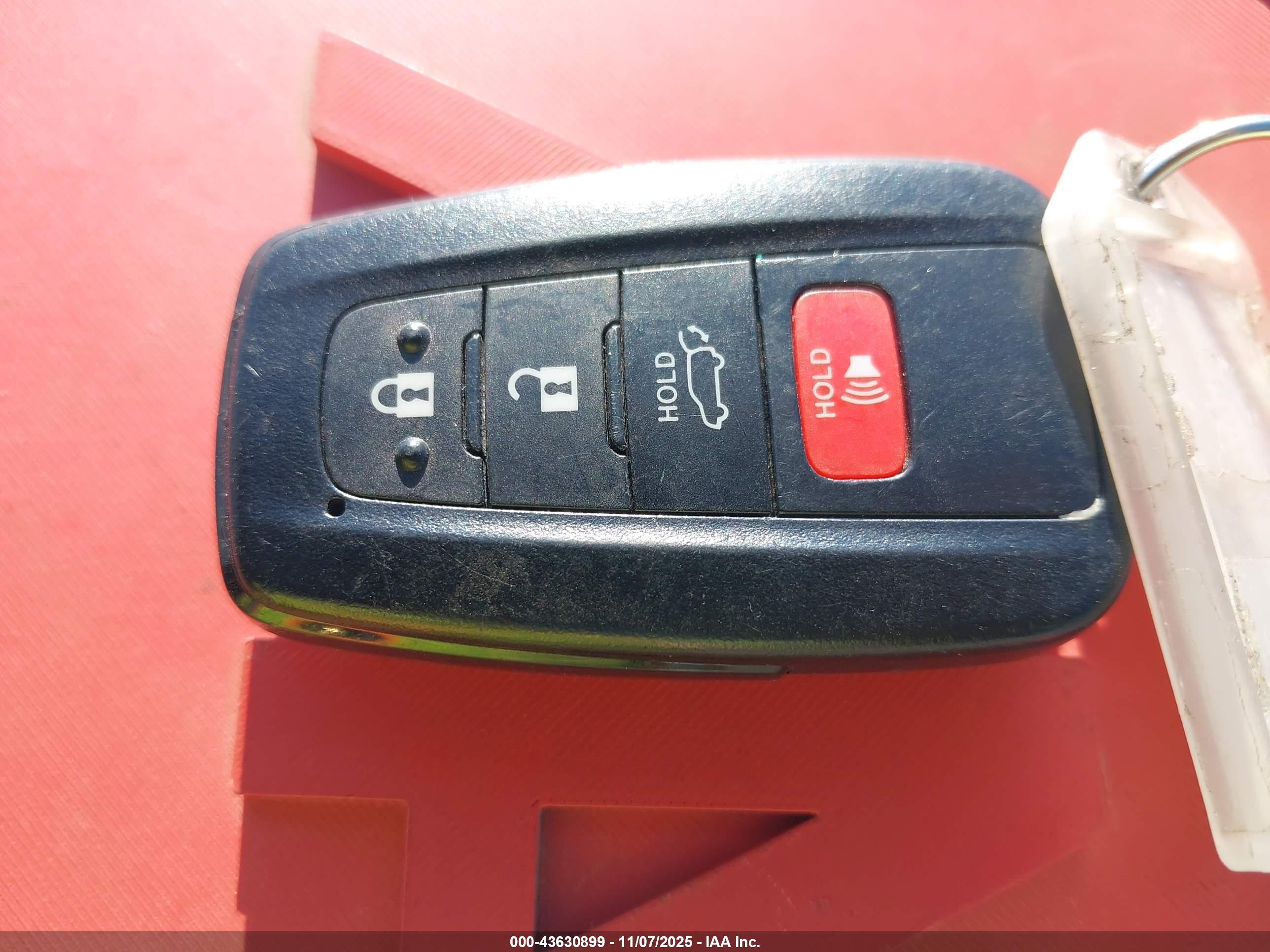 TOYOTA RAV4 image 11