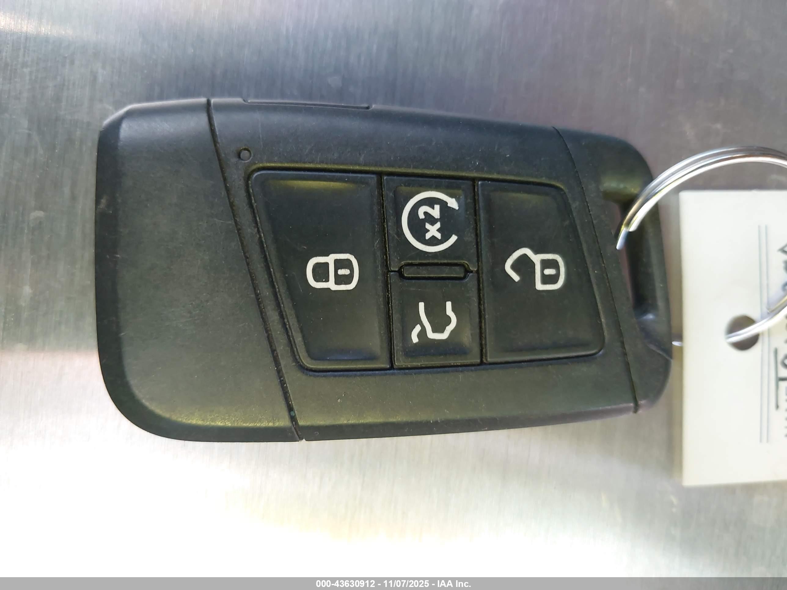 VOLKSWAGEN TIGUAN image 11