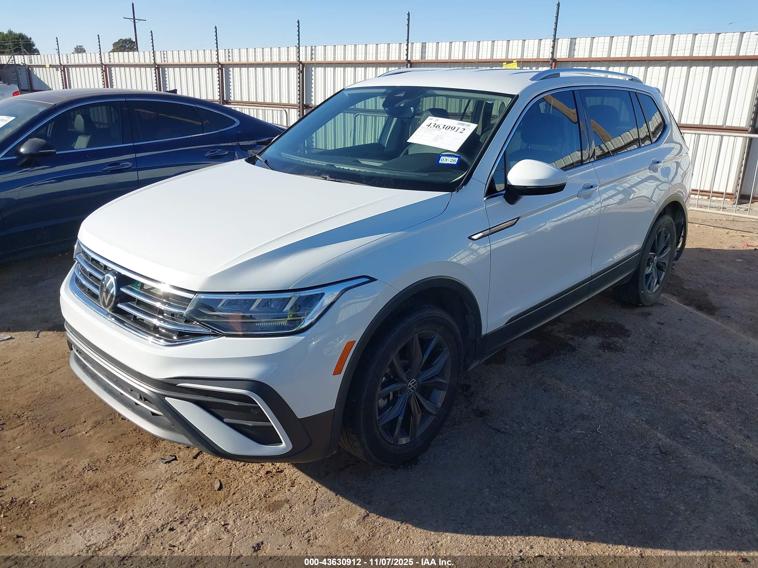 VOLKSWAGEN TIGUAN image 2