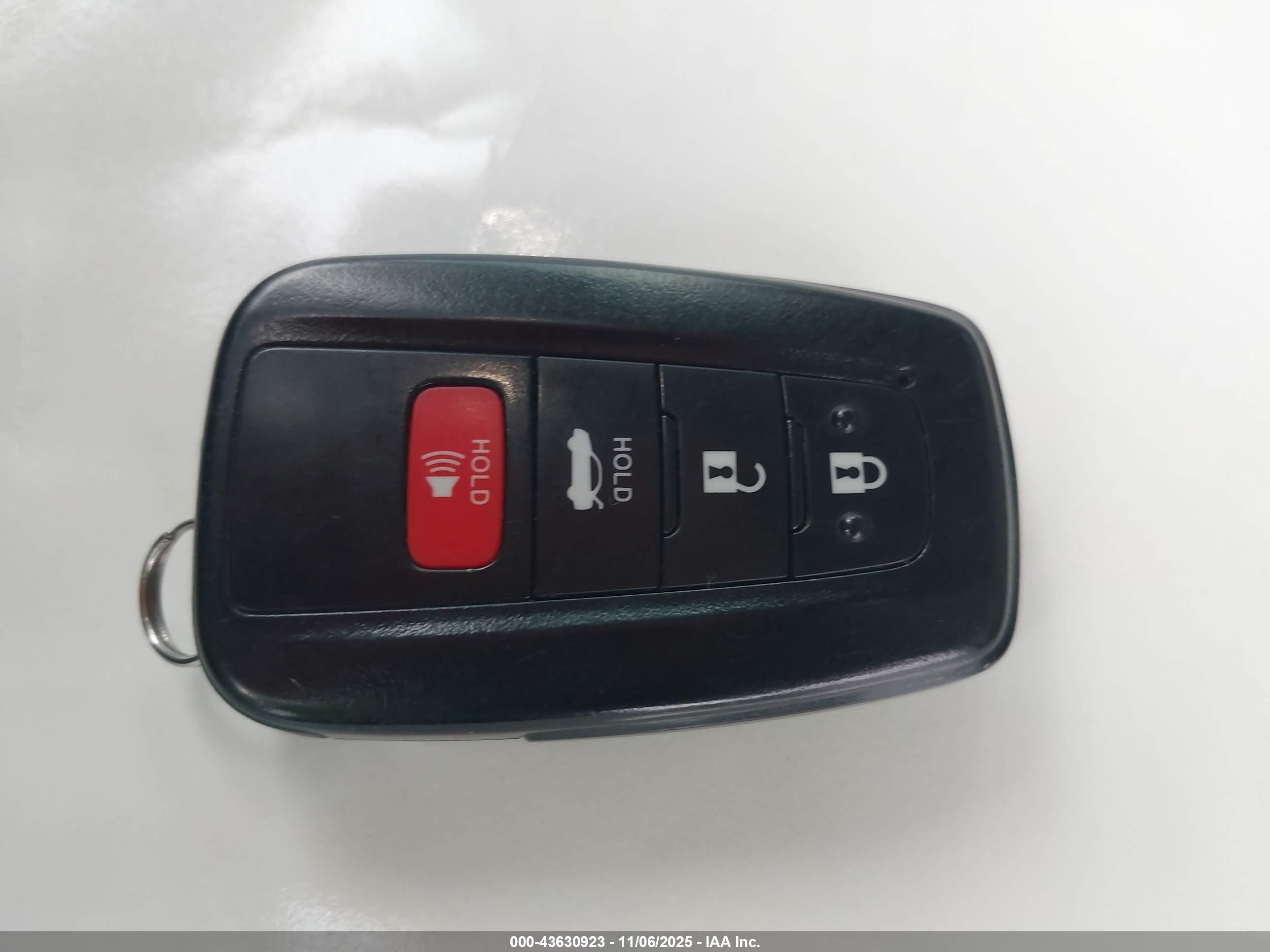 TOYOTA CAMRY image 11
