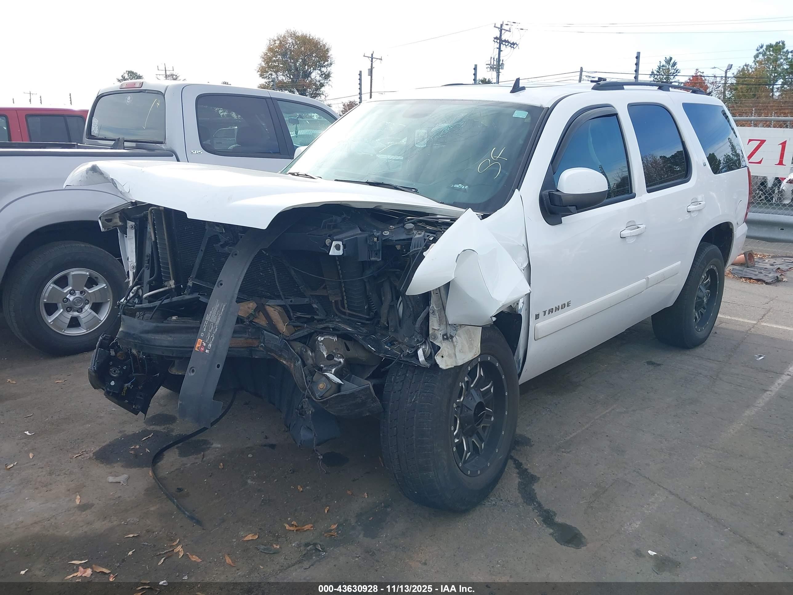 CHEVROLET TAHOE image 2