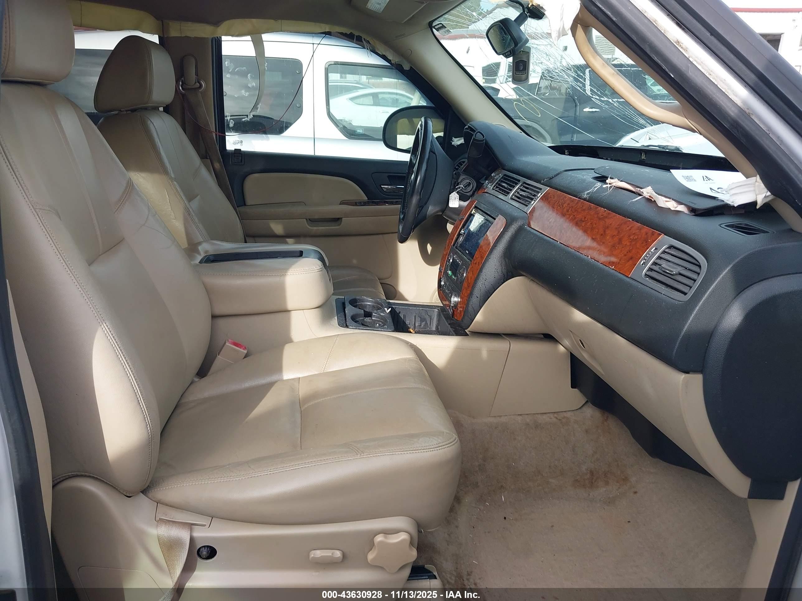 CHEVROLET TAHOE image 5
