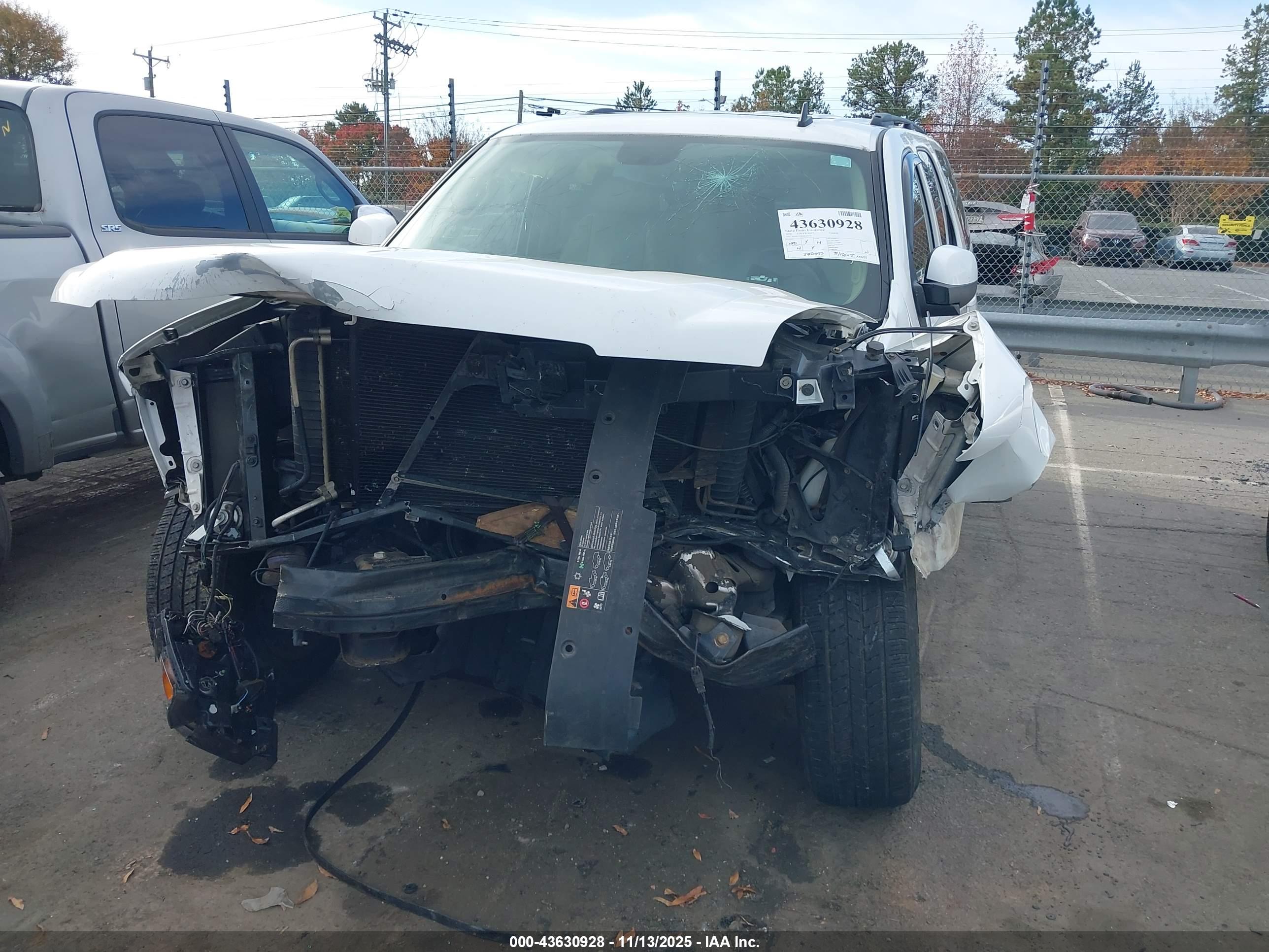 CHEVROLET TAHOE image 6