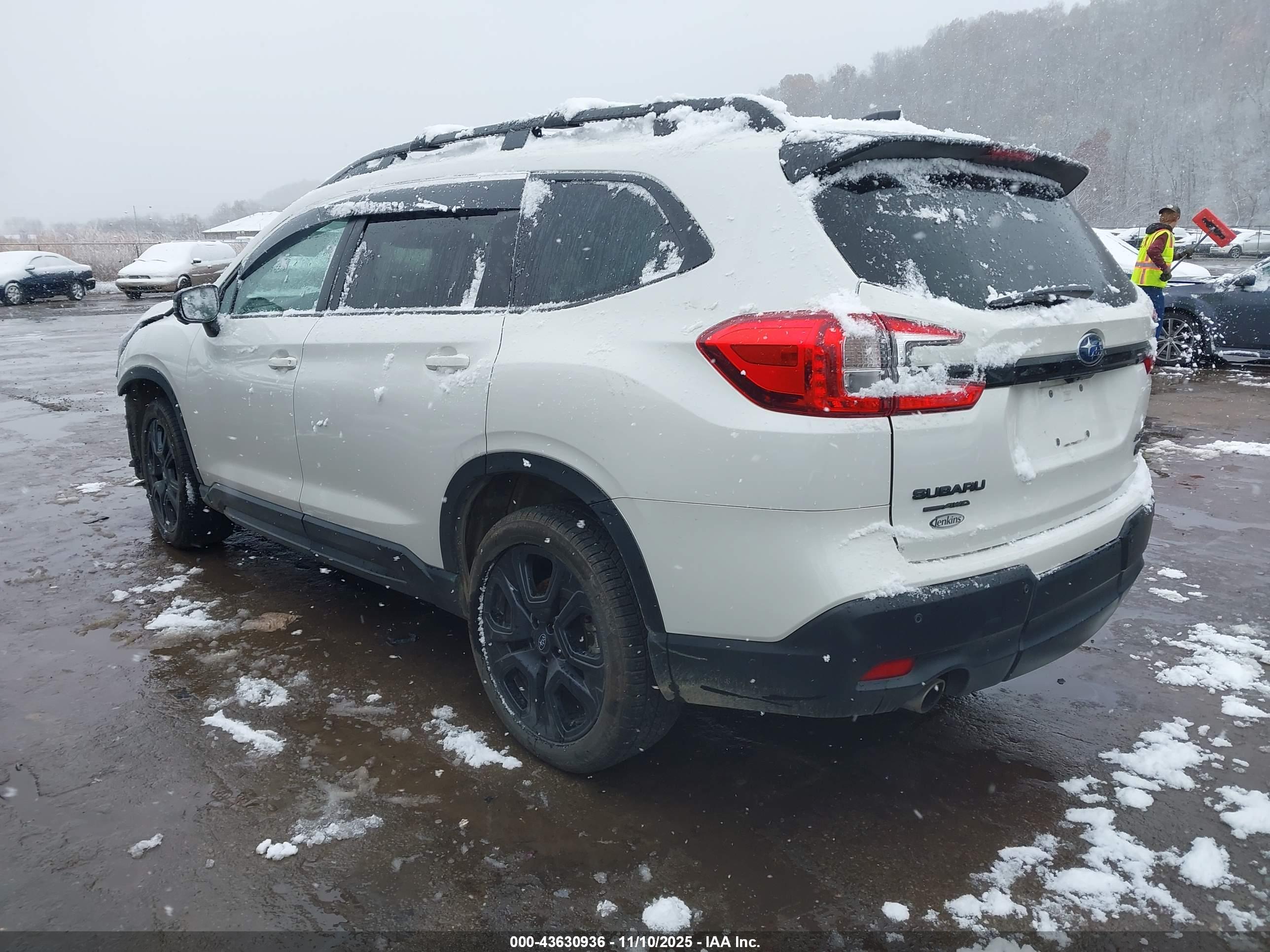 SUBARU ASCENT image 3