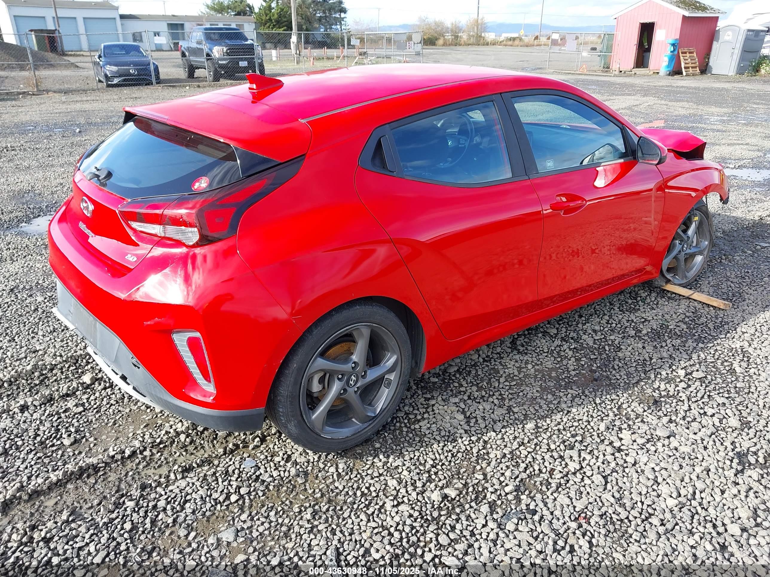 HYUNDAI VELOSTER image 4