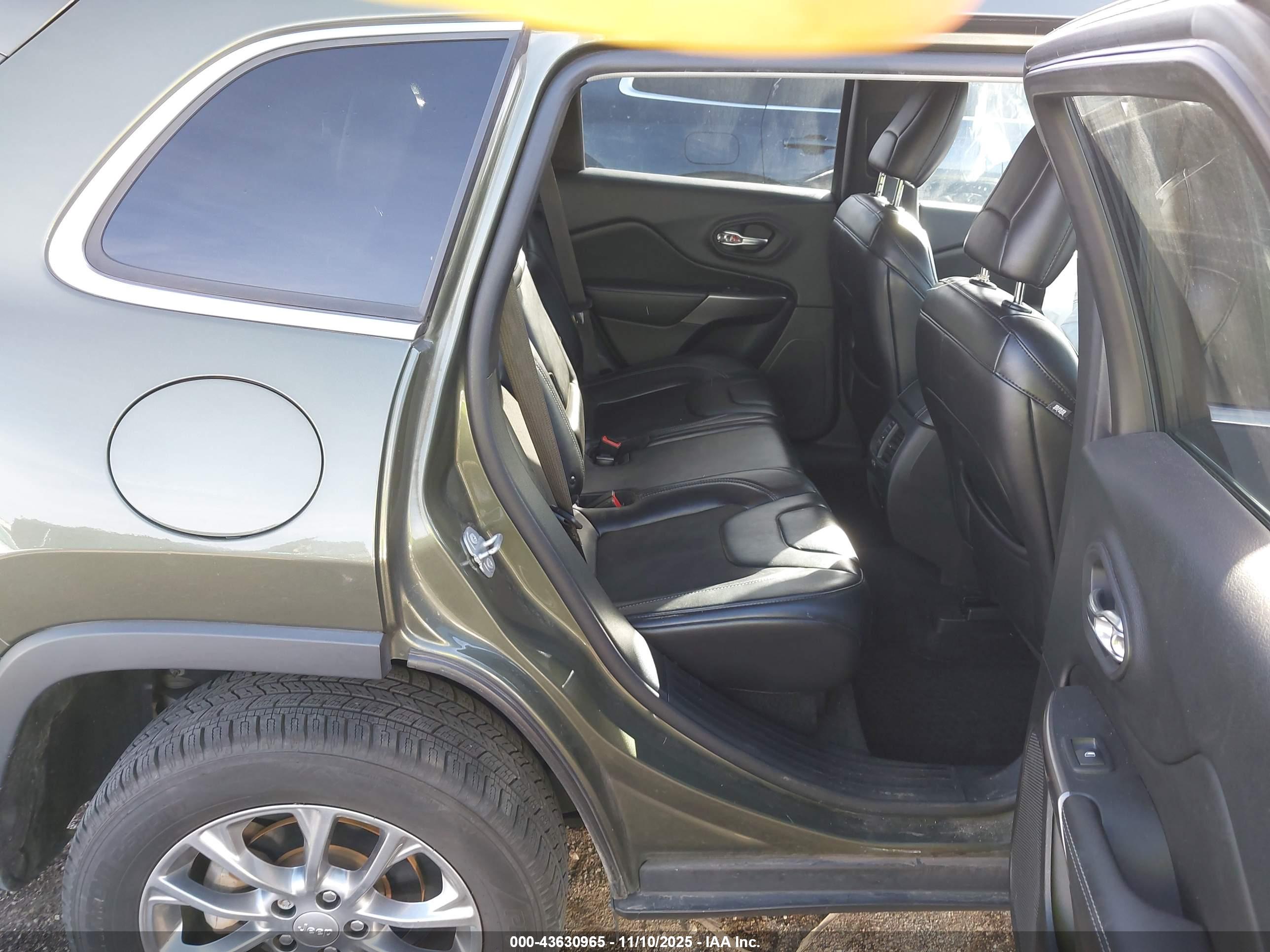 JEEP CHEROKEE image 8