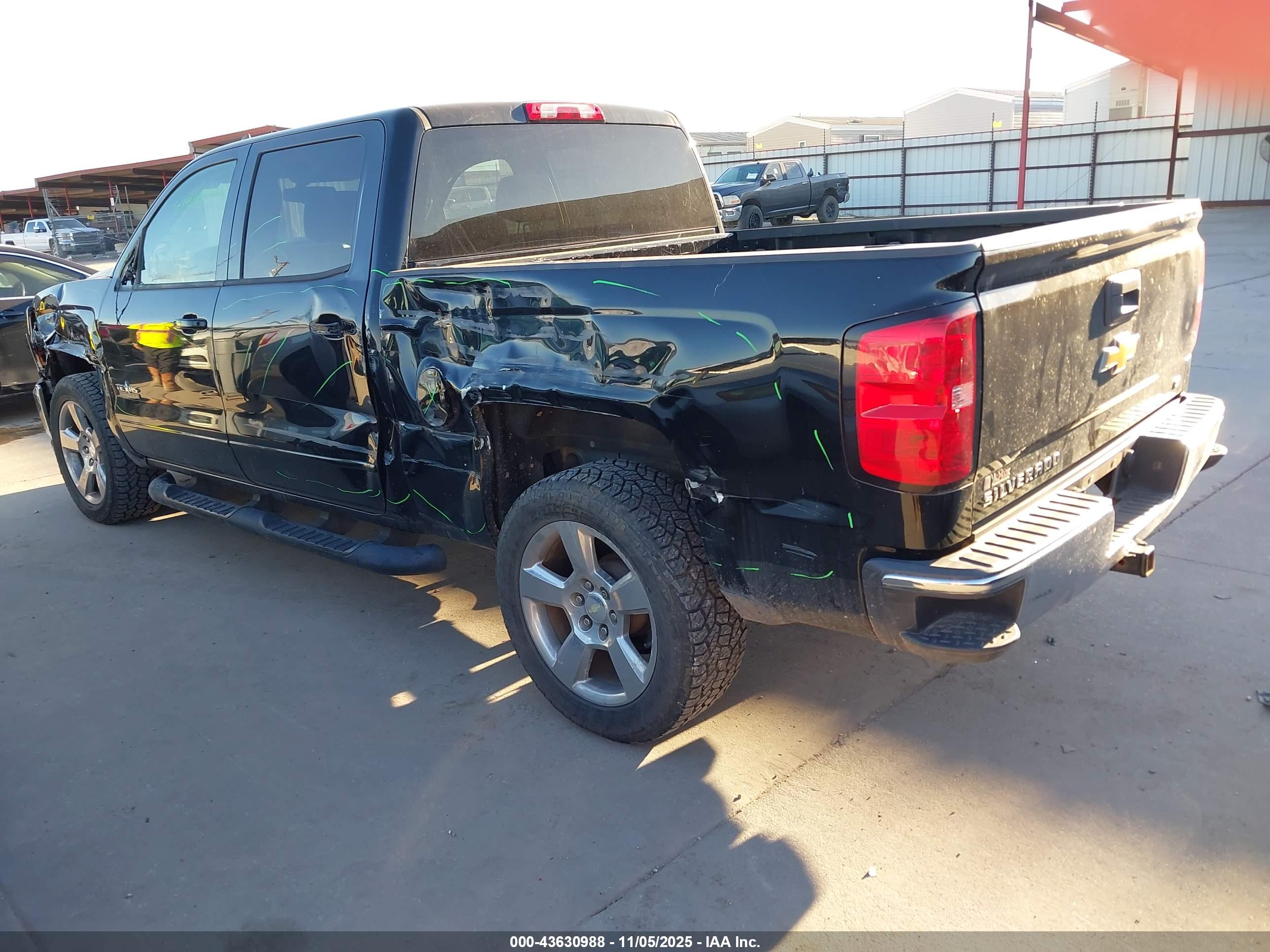 CHEVROLET SILVERADO image 3