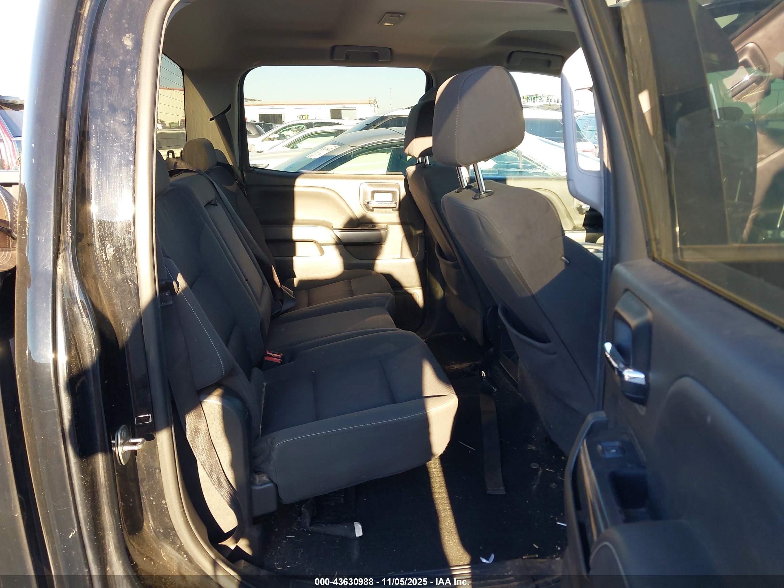 CHEVROLET SILVERADO image 8