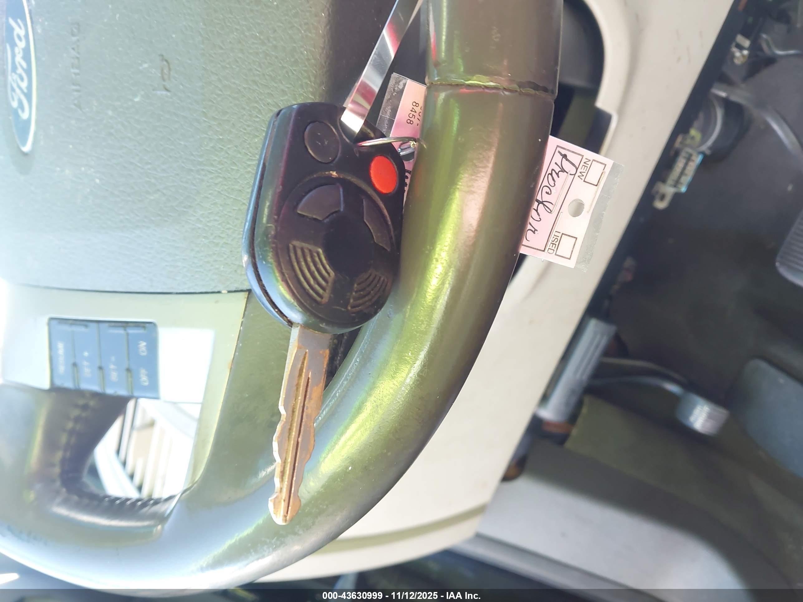 FORD FLEX image 11