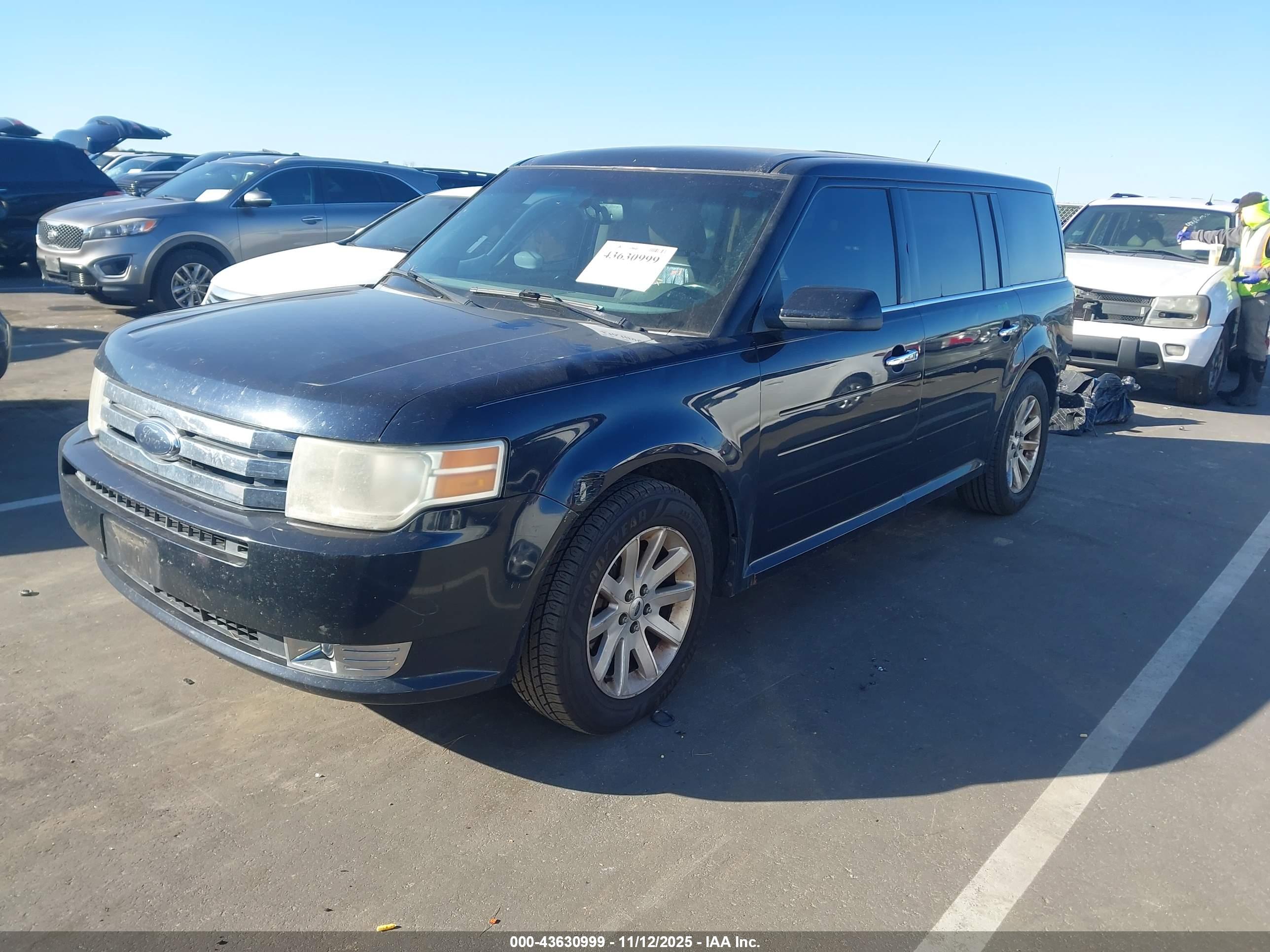 FORD FLEX image 2