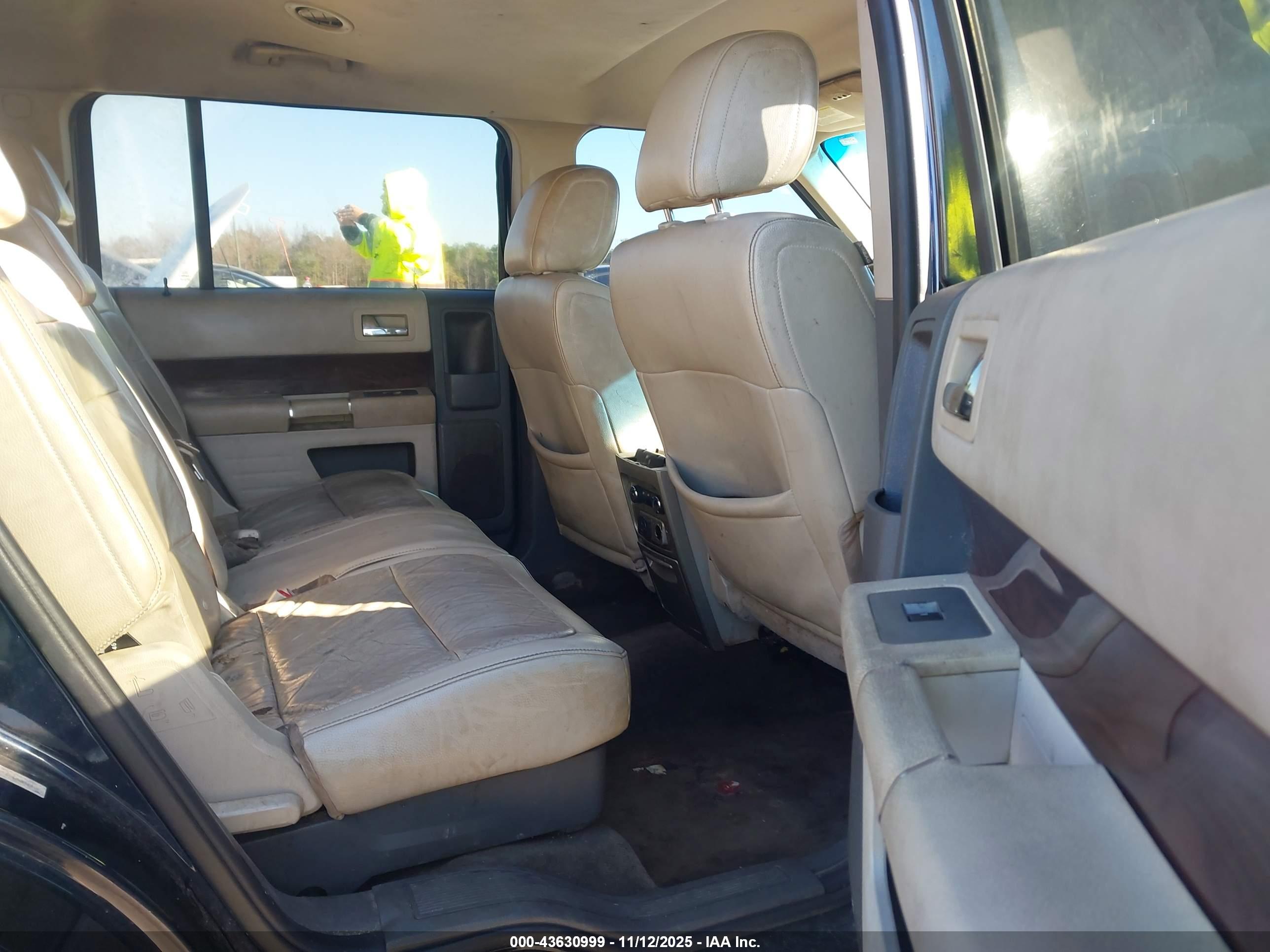 FORD FLEX image 8